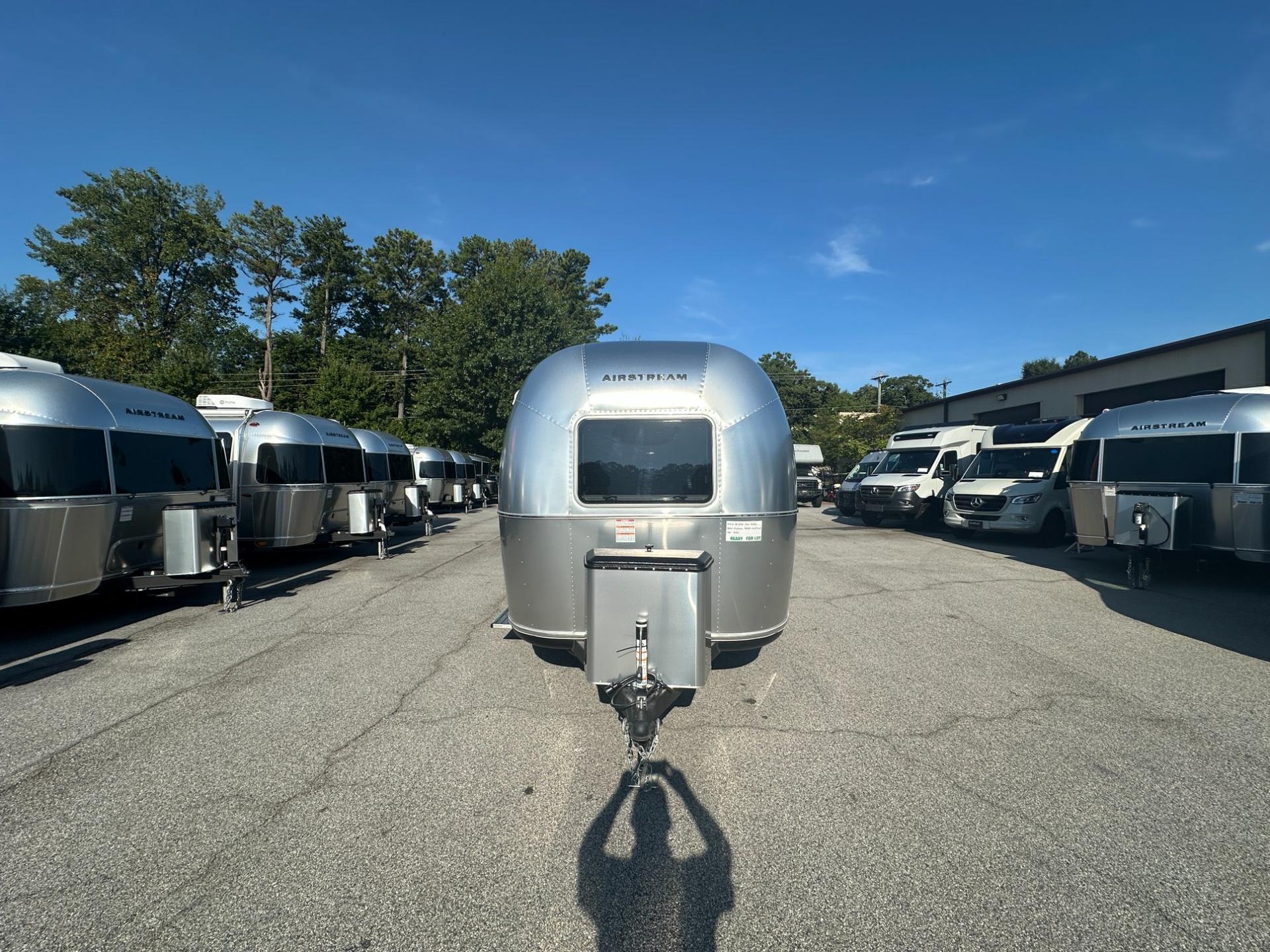2026 Airstream 2026 Airstream World Traveler - thumbnail 10