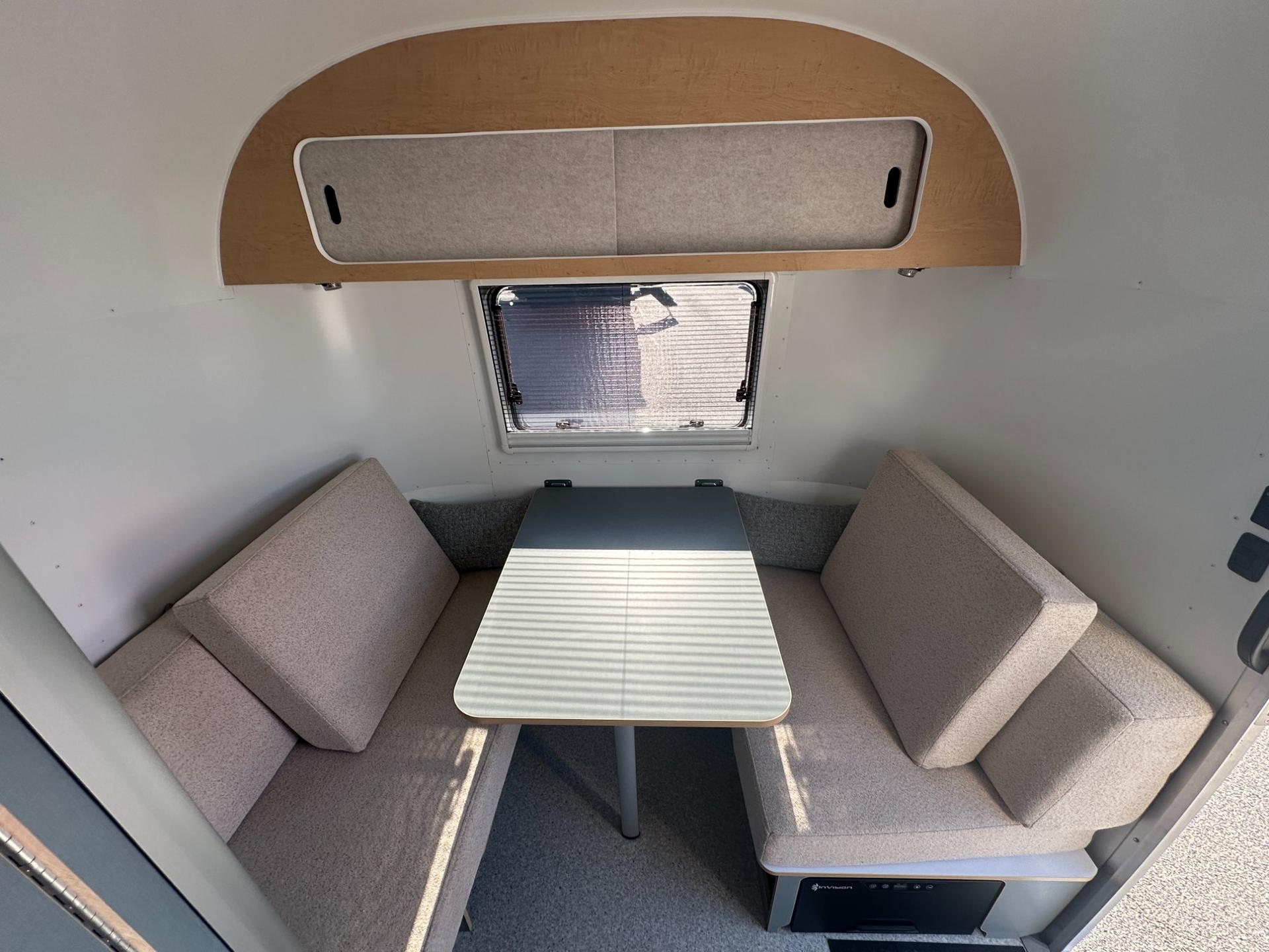 2026 Airstream 2026 Airstream World Traveler - thumbnail 12