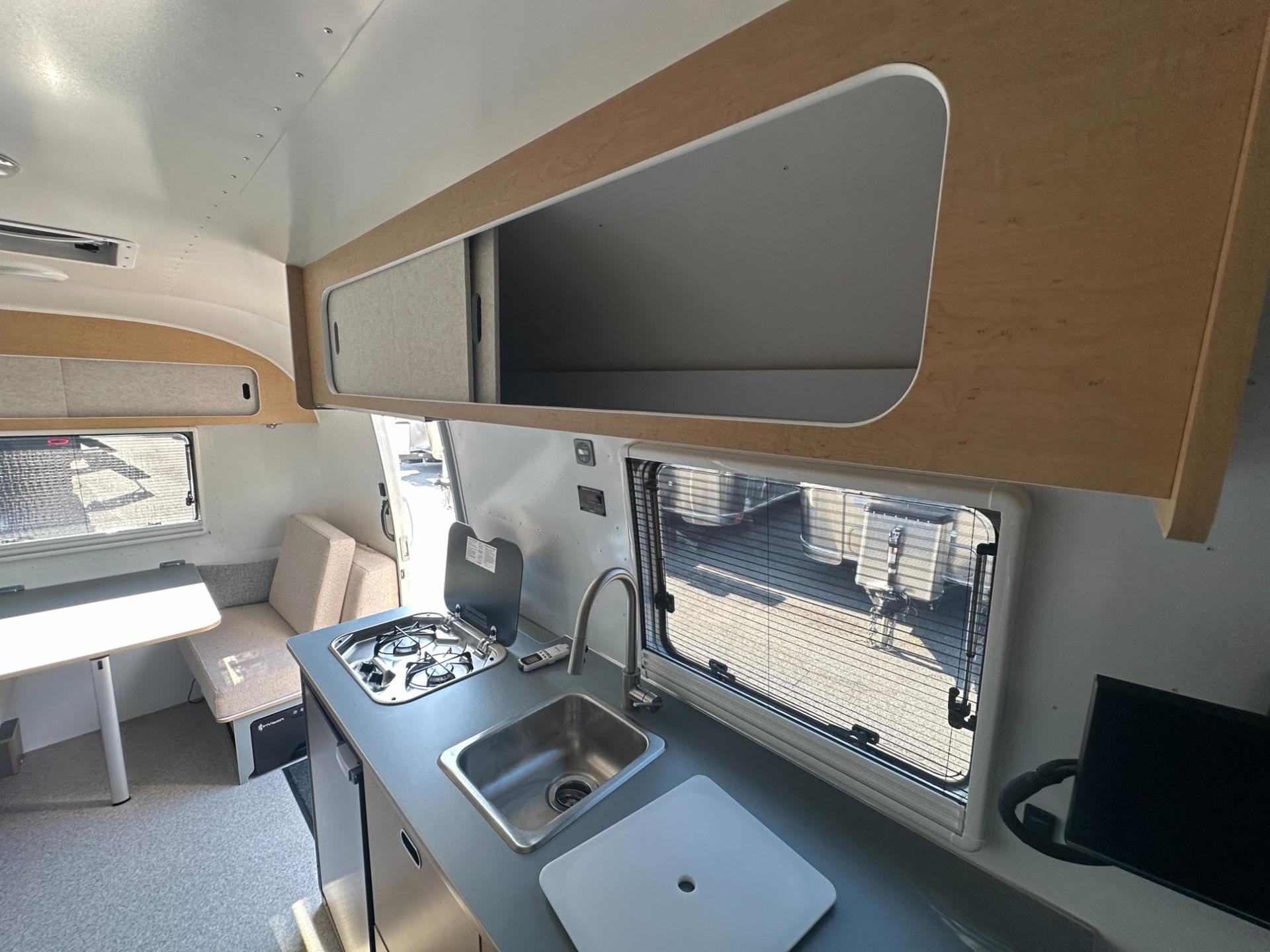 2026 Airstream 2026 Airstream World Traveler - thumbnail 22