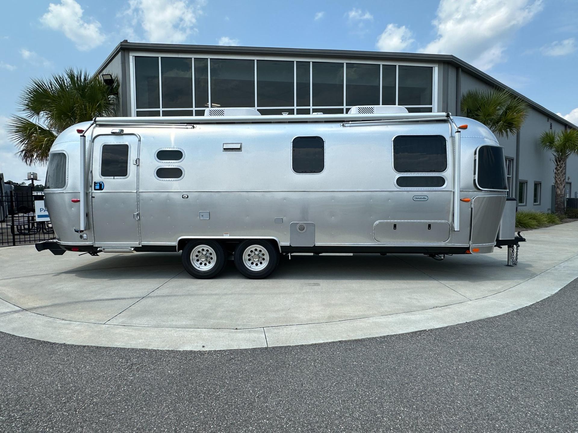 2027 Airstream 2027 Airstream Globetrotter - thumbnail 4