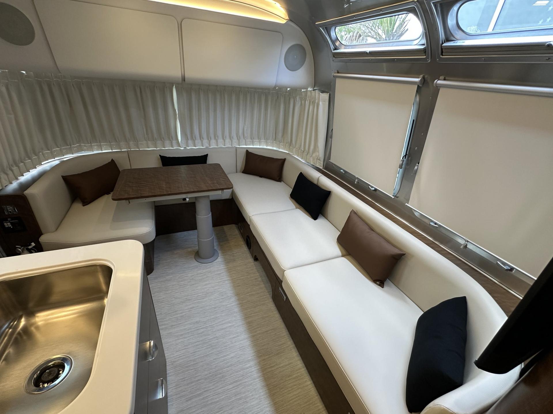 2027 Airstream 2027 Airstream Globetrotter - thumbnail 11