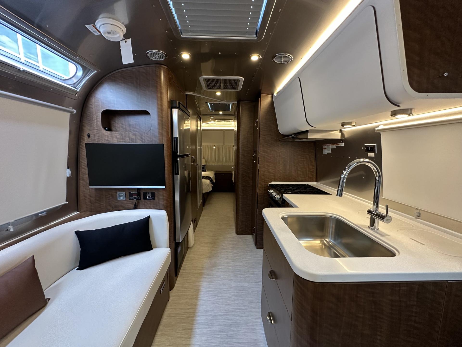 2027 Airstream 2027 Airstream Globetrotter - thumbnail 12