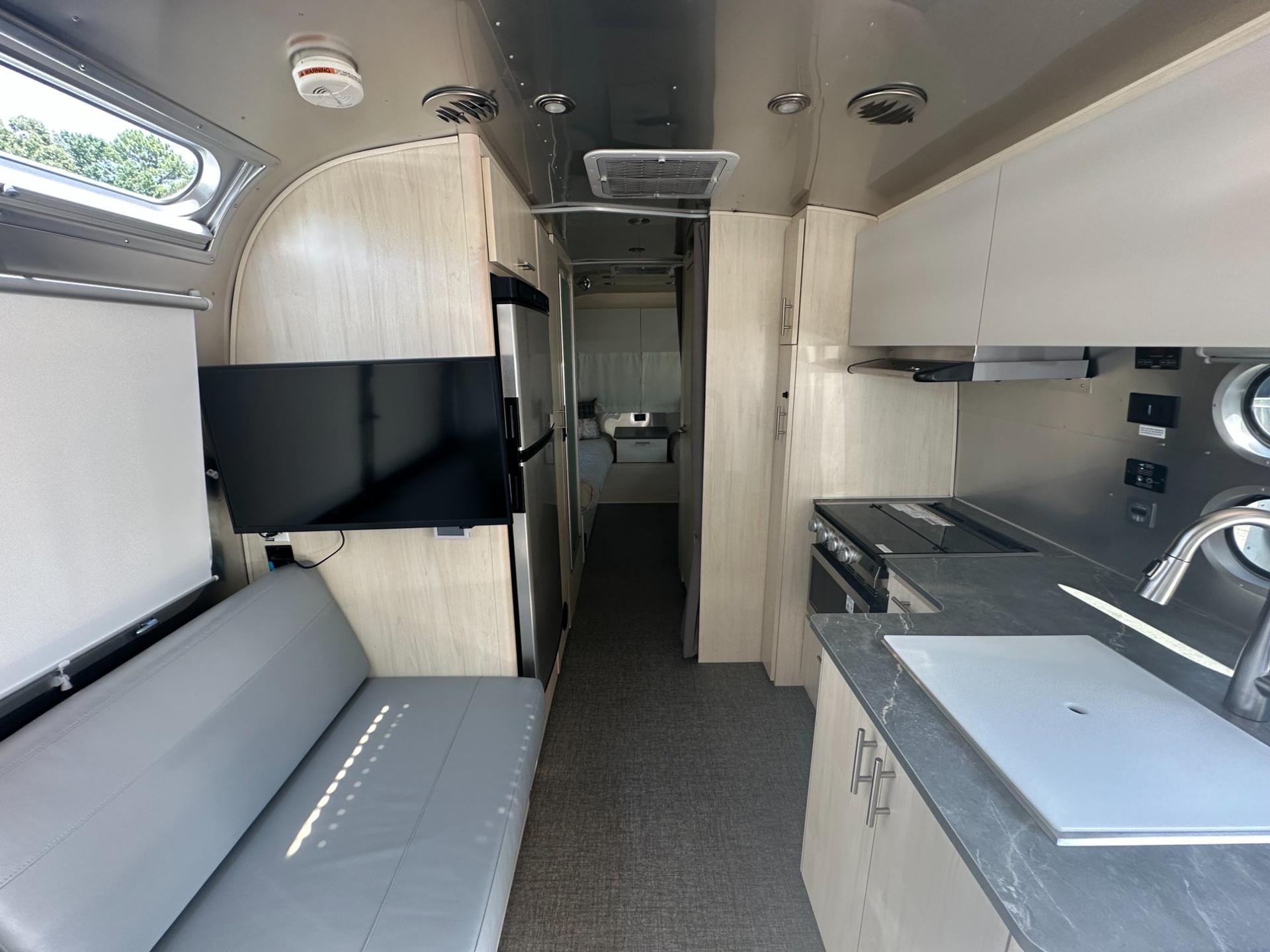 2024 Airstream 2024 Airstream Flying Cloud - thumbnail 18