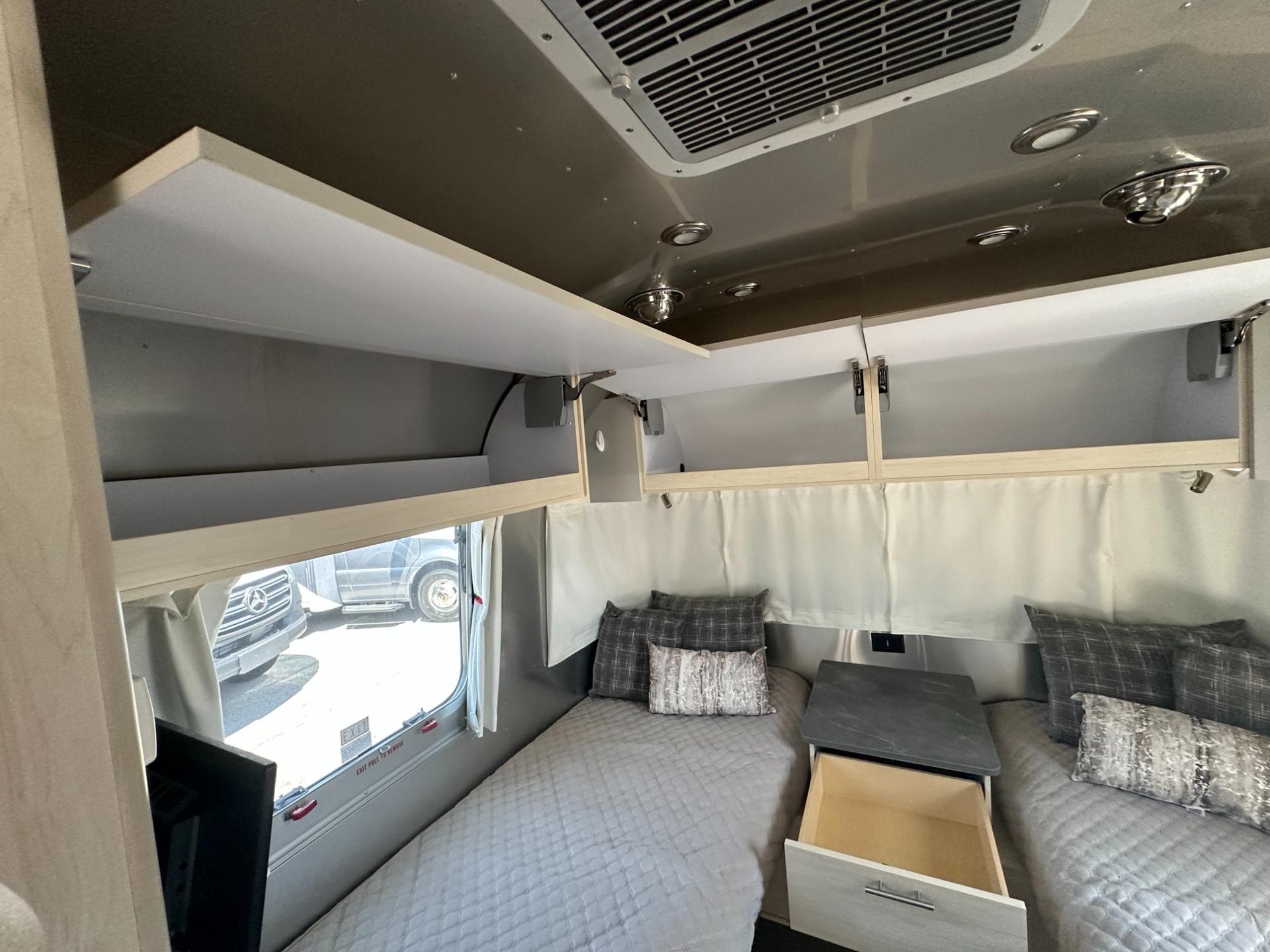 2024 Airstream 2024 Airstream Flying Cloud - thumbnail 28