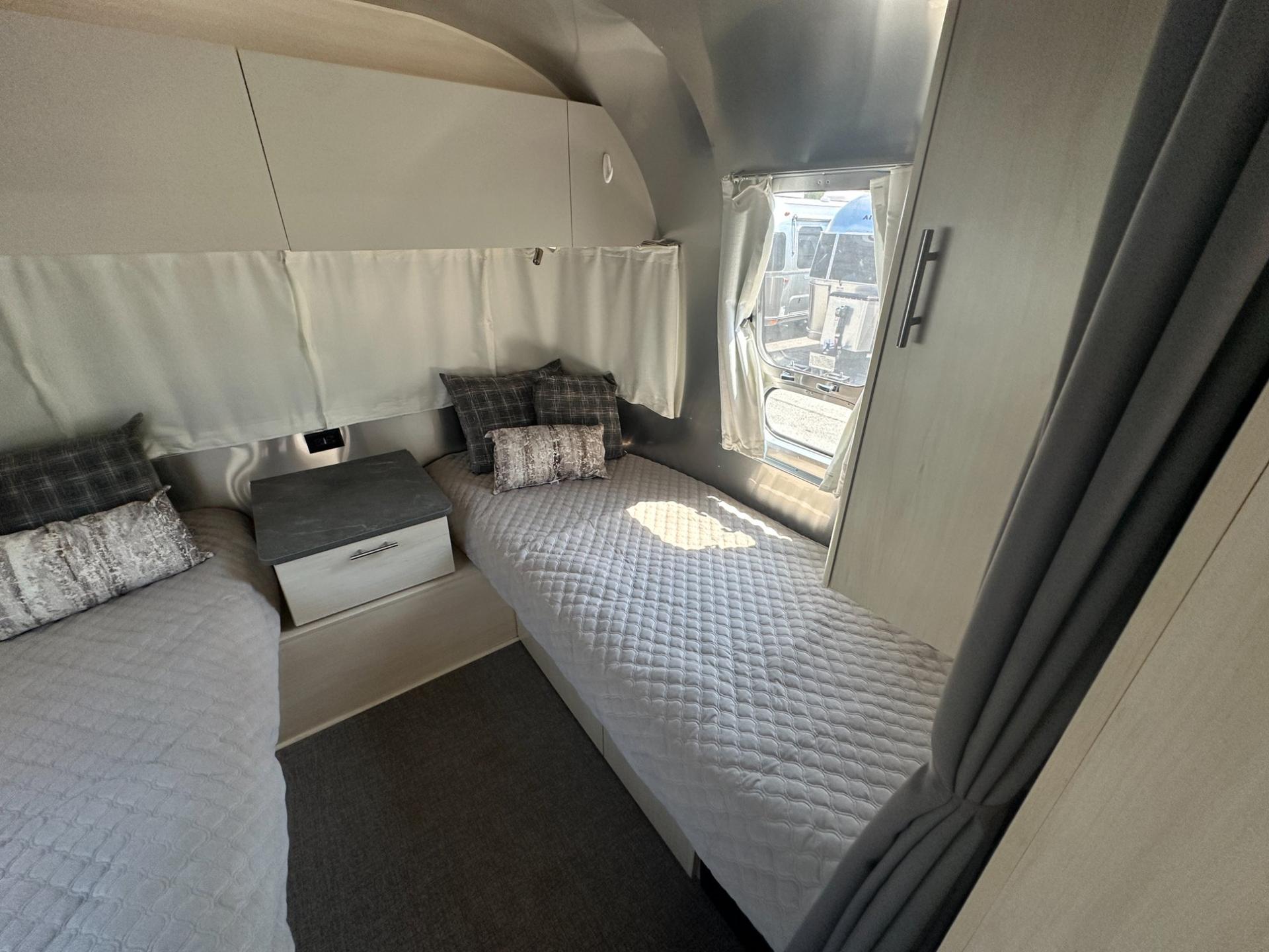 2024 Airstream 2024 Airstream Flying Cloud - thumbnail 29