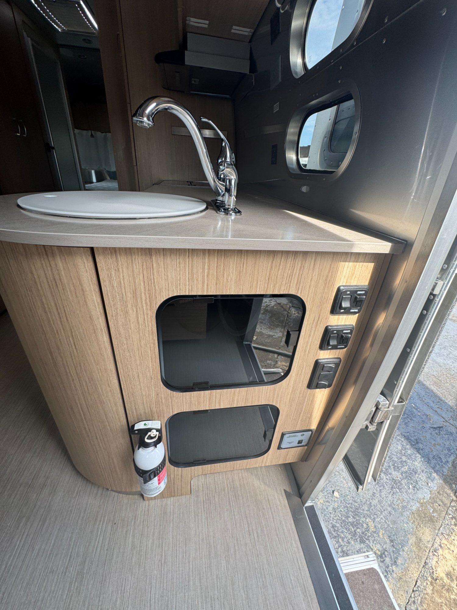 2020 Airstream 2020 Airstream Flying Cloud - thumbnail 13