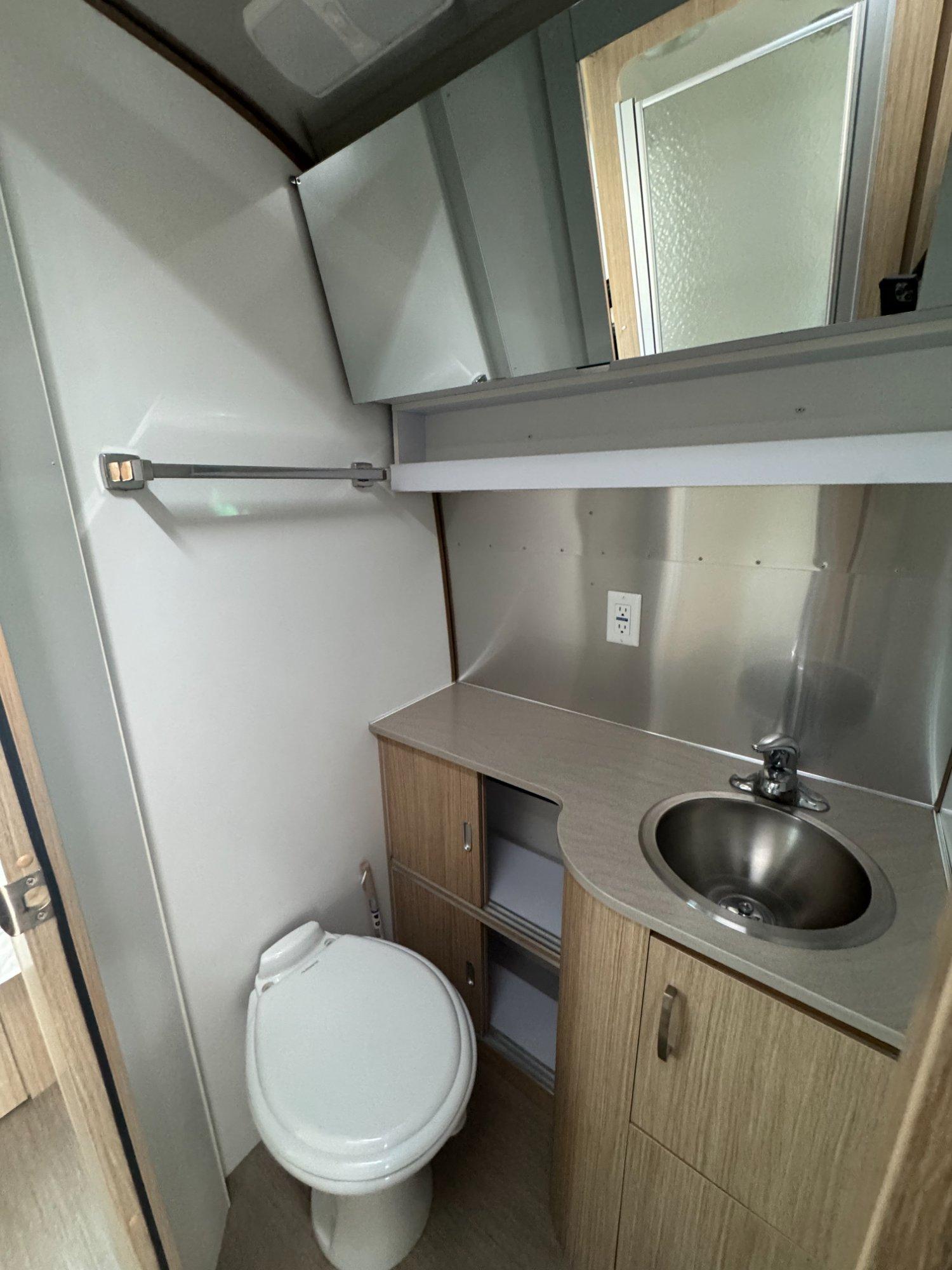 2020 Airstream 2020 Airstream Flying Cloud - thumbnail 29