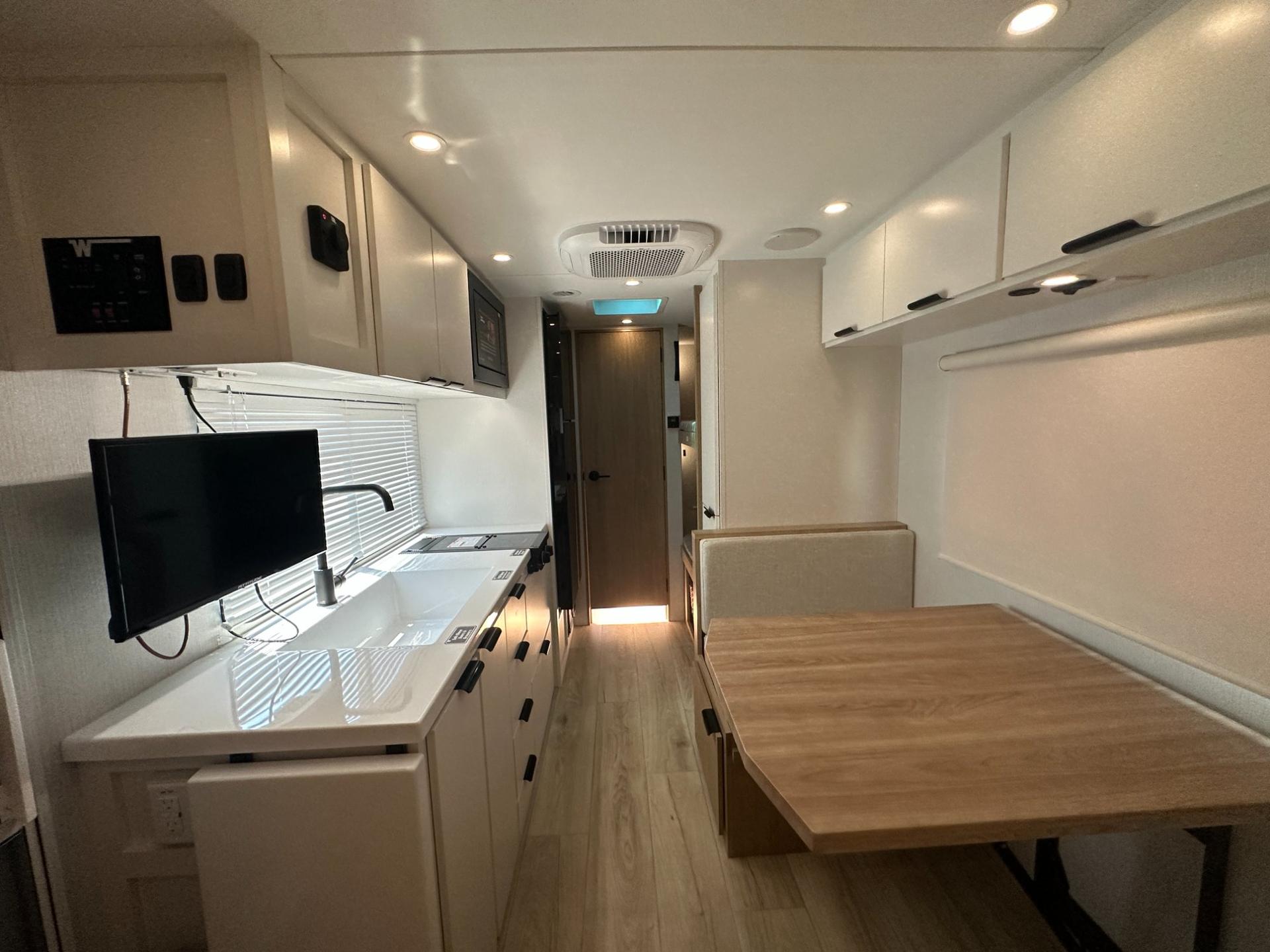 2027 Winnebago 2027 Winnebago Micro Minnie - thumbnail 12