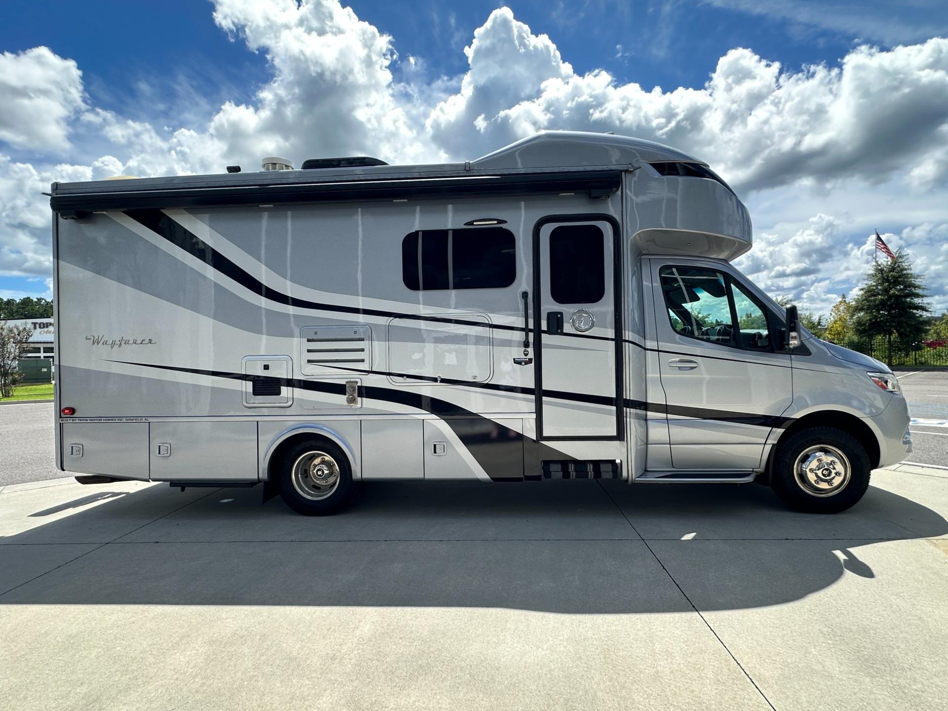 2020 Tiffin 2020 Tiffin Wayfarer 25RW - thumbnail 3