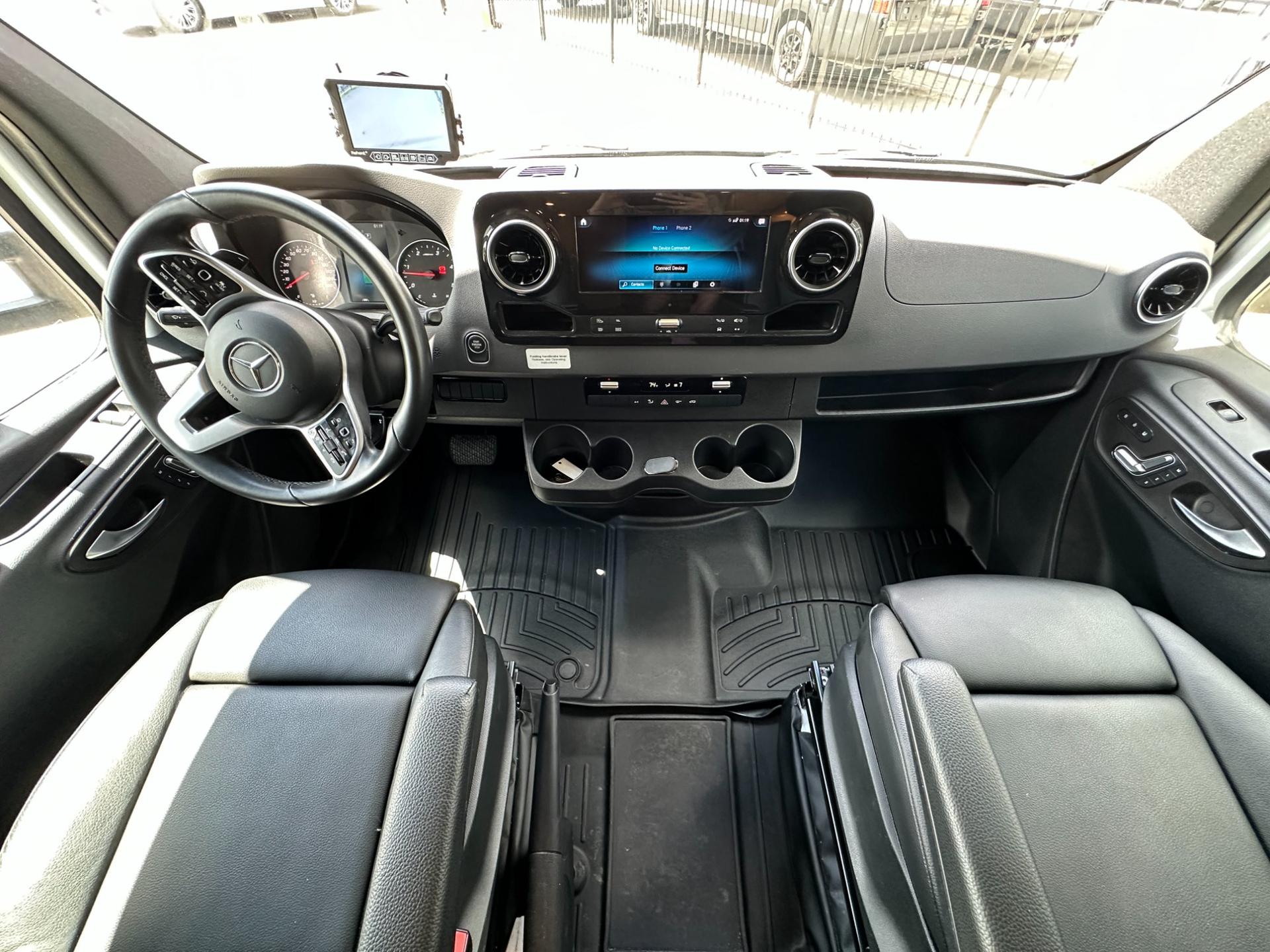 2020 Tiffin 2020 Tiffin Wayfarer 25RW - thumbnail 6