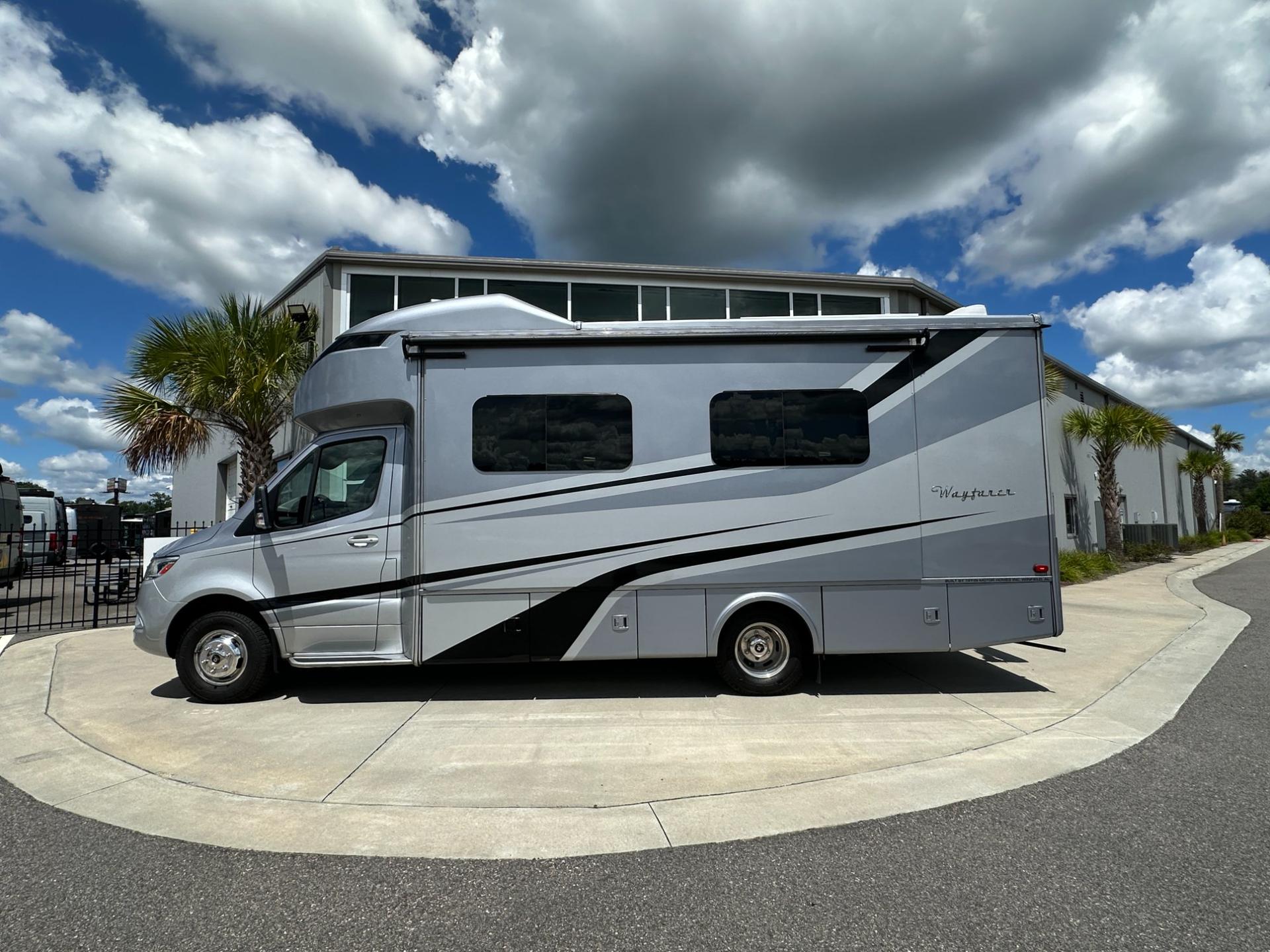 2020 Tiffin 2020 Tiffin Wayfarer 25RW - thumbnail 8