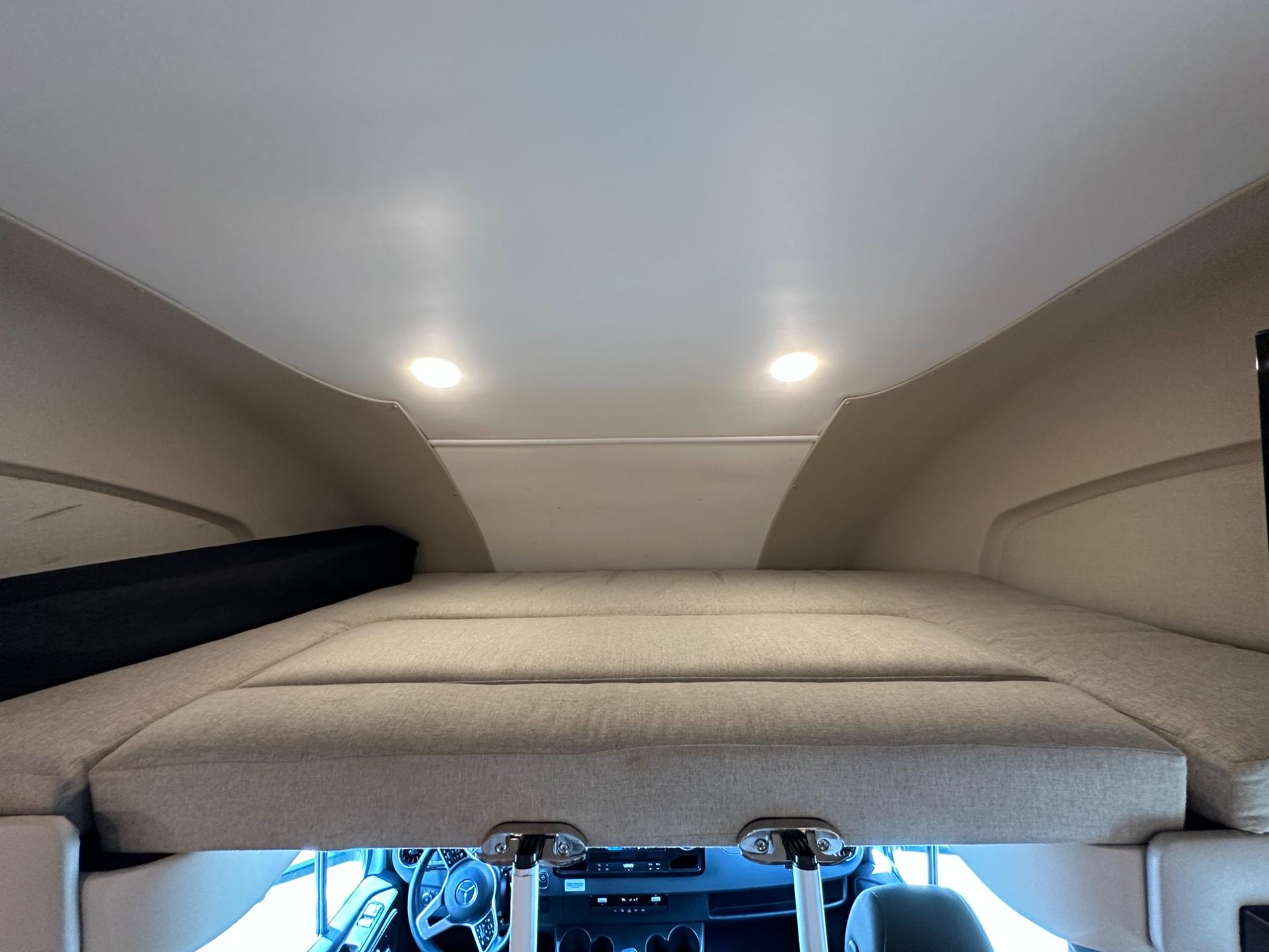 2020 Tiffin 2020 Tiffin Wayfarer 25RW - thumbnail 12