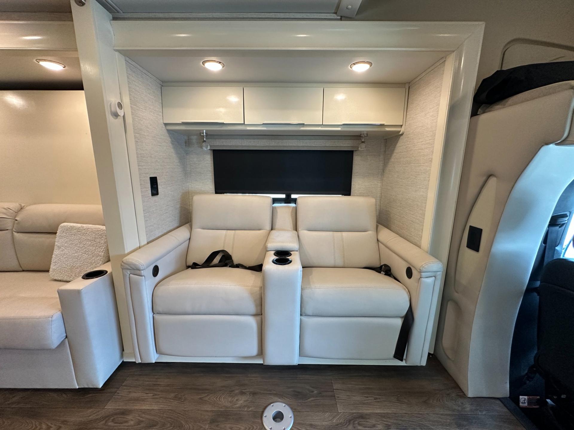 2020 Tiffin 2020 Tiffin Wayfarer 25RW - thumbnail 15