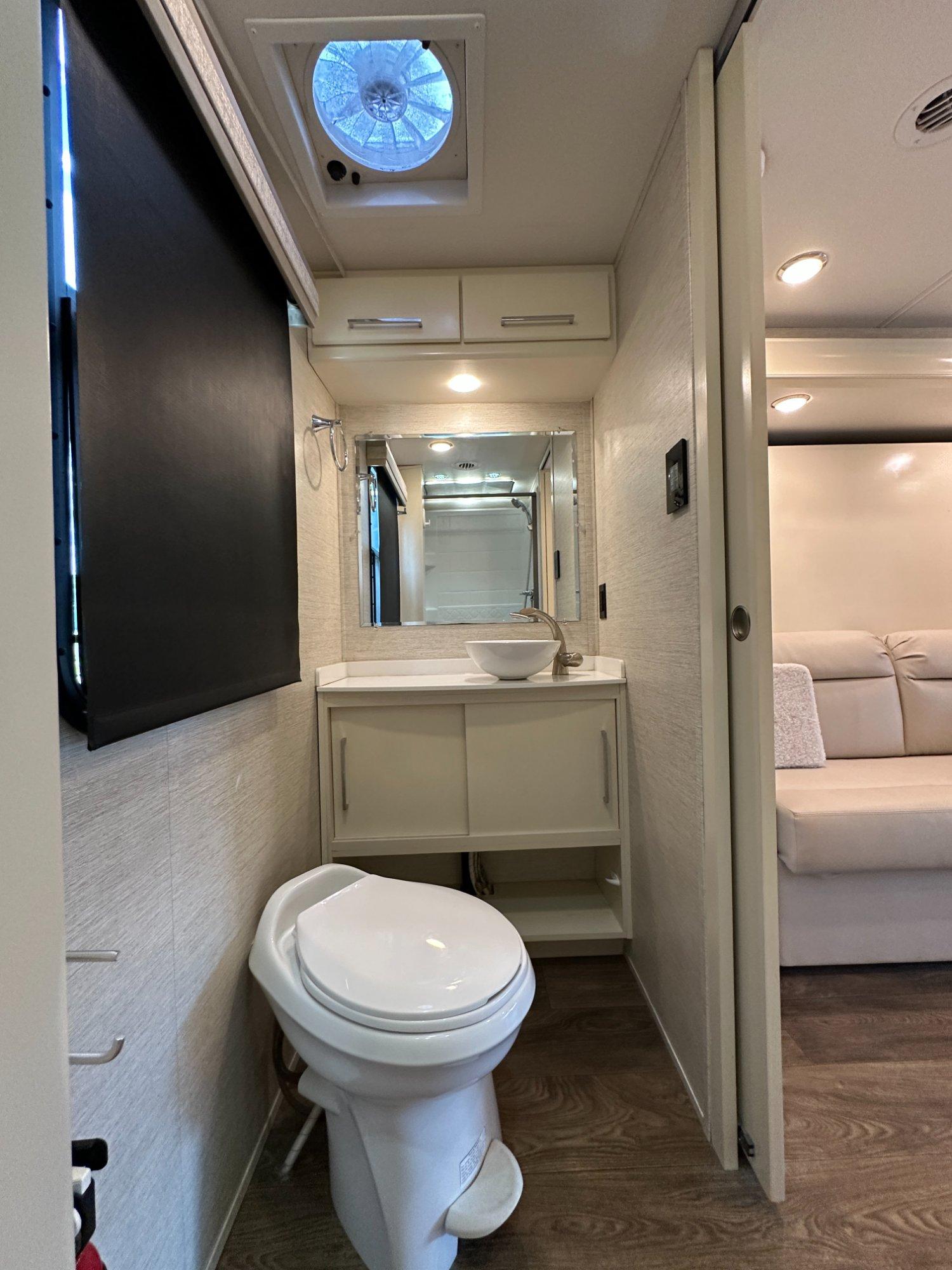 2020 Tiffin 2020 Tiffin Wayfarer 25RW - thumbnail 22