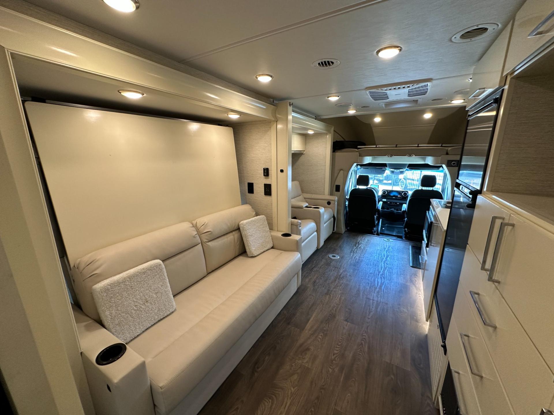 2020 Tiffin 2020 Tiffin Wayfarer 25RW - thumbnail 23