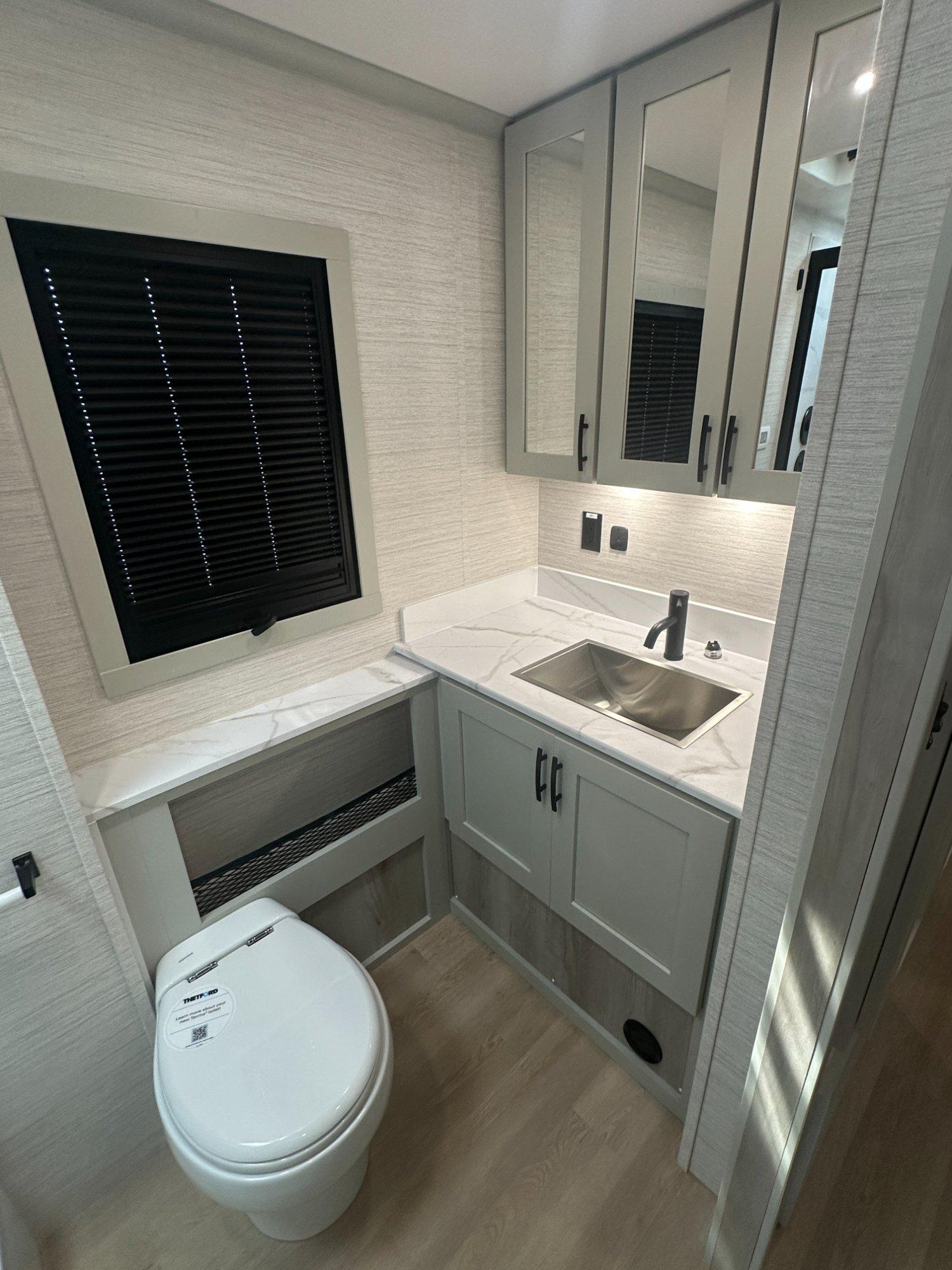 2027 Dynamax 2027 Dynamax Europa - thumbnail 21
