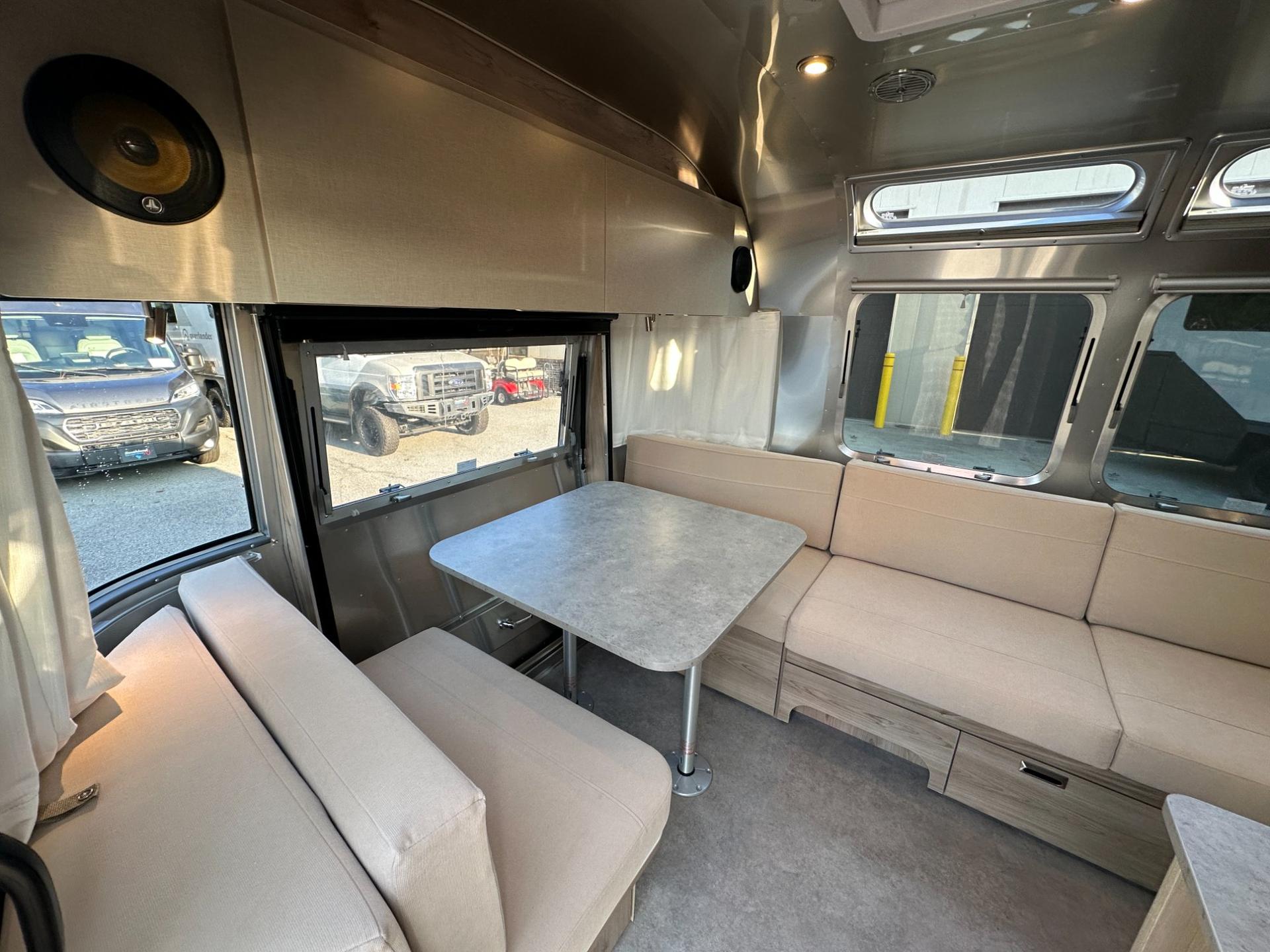 2027 Airstream 2027 Airstream Flying Cloud - thumbnail 11