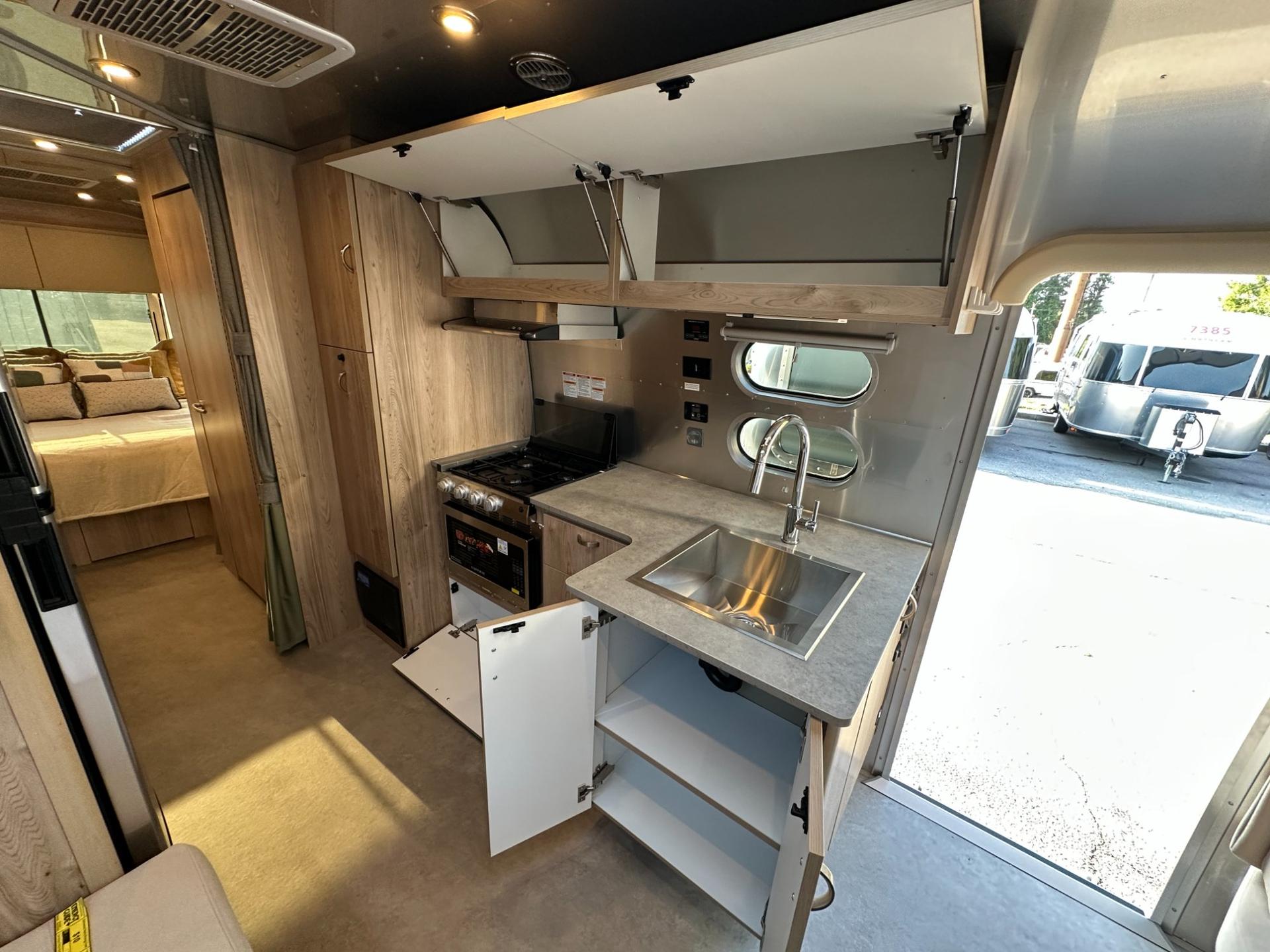 2027 Airstream 2027 Airstream Flying Cloud - thumbnail 16