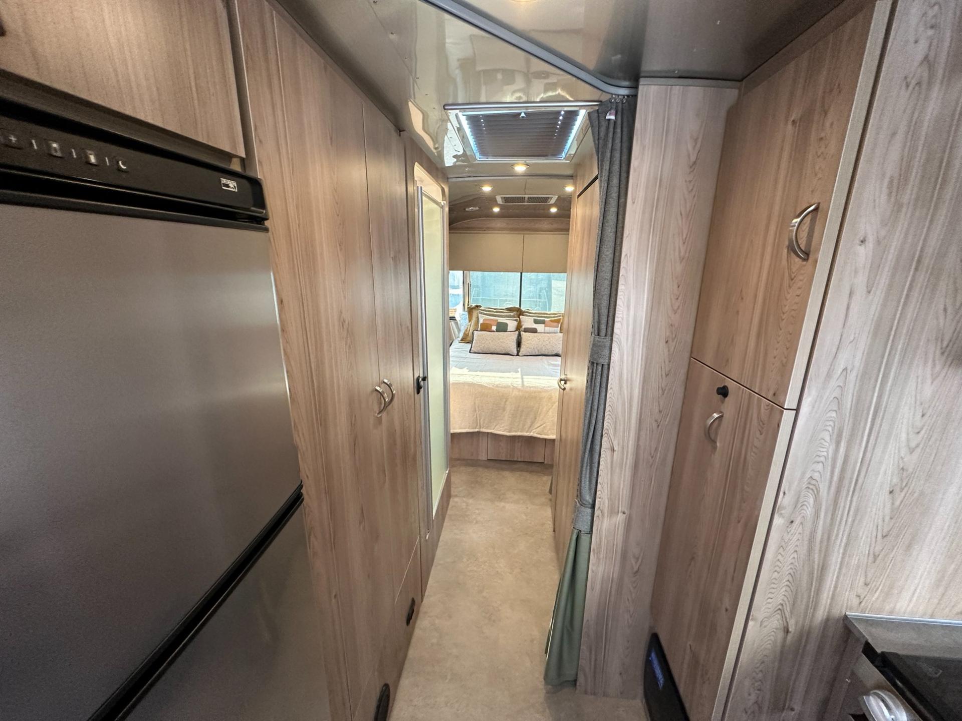 2027 Airstream 2027 Airstream Flying Cloud - thumbnail 22