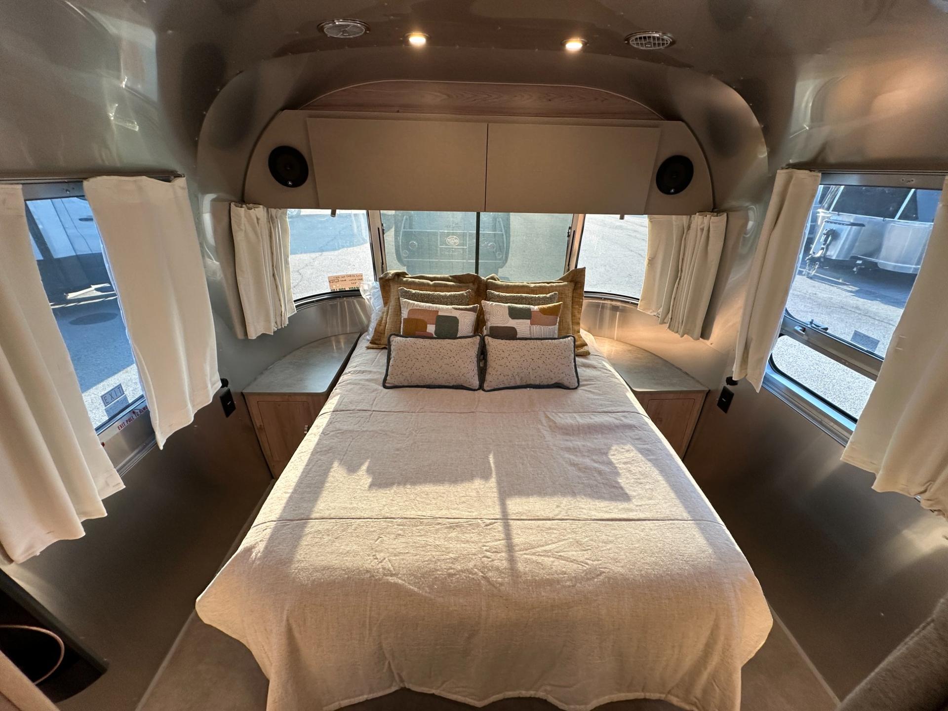 2027 Airstream 2027 Airstream Flying Cloud - thumbnail 27