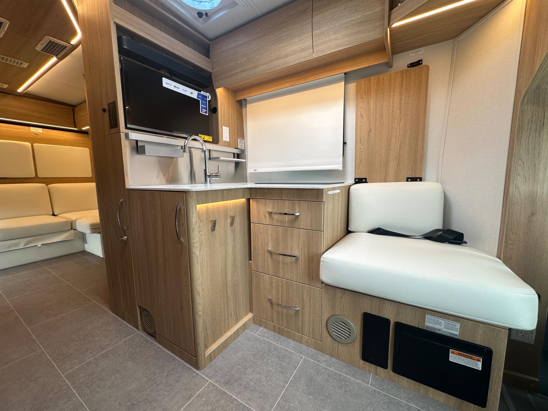 2026 Leisure Travel Vans 2026 Leisure Travel Vans Wonder - thumbnail 13
