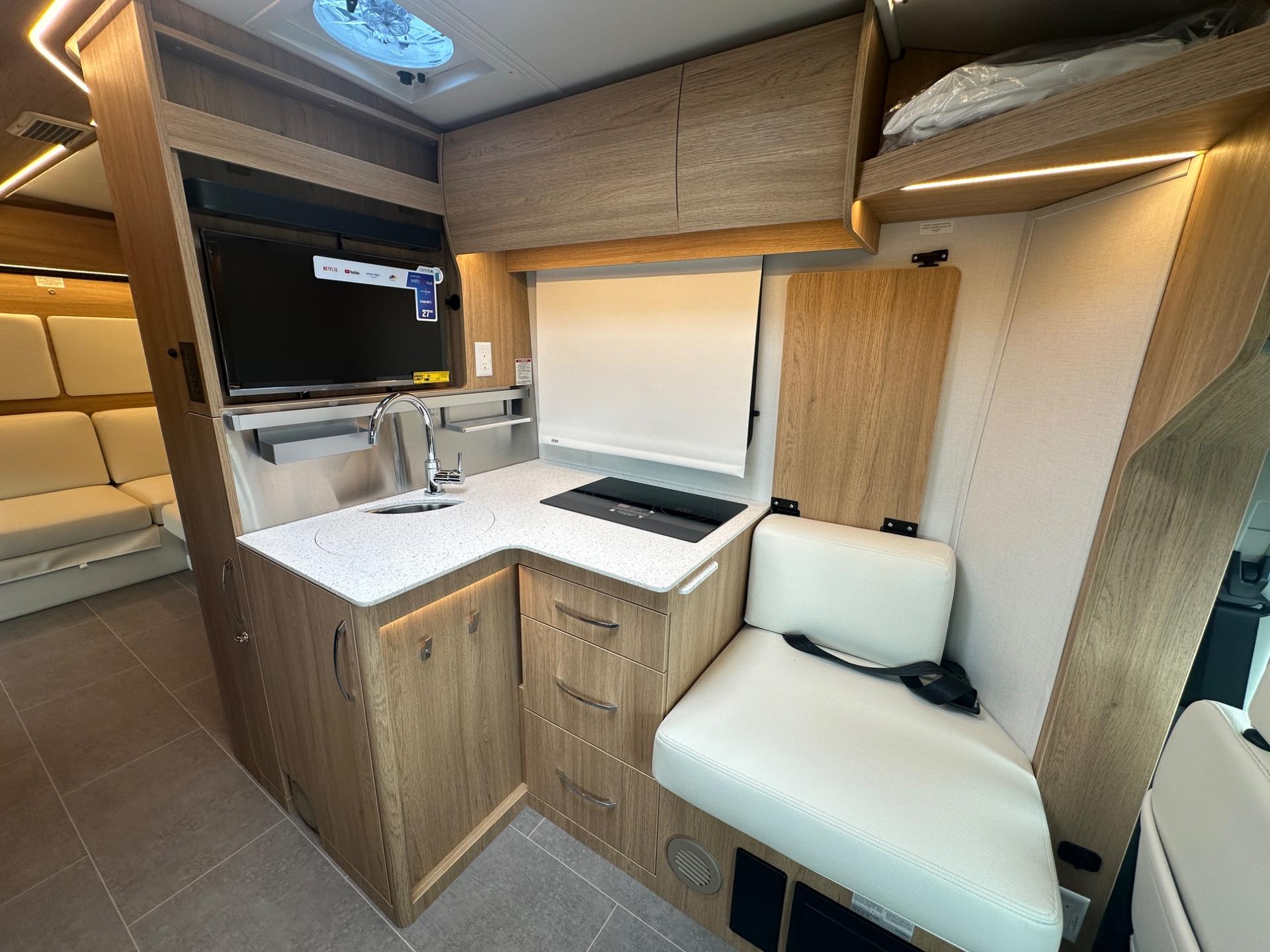 2026 Leisure Travel Vans 2026 Leisure Travel Vans Wonder - thumbnail 14