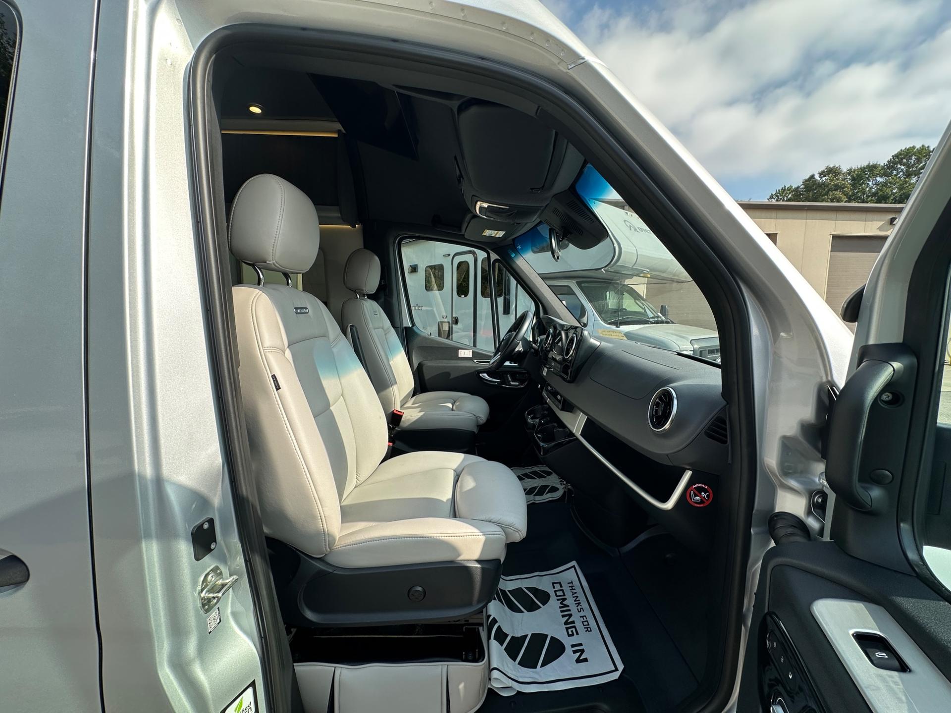 2022 Airstream 2022 Airstream Interstate - thumbnail 11