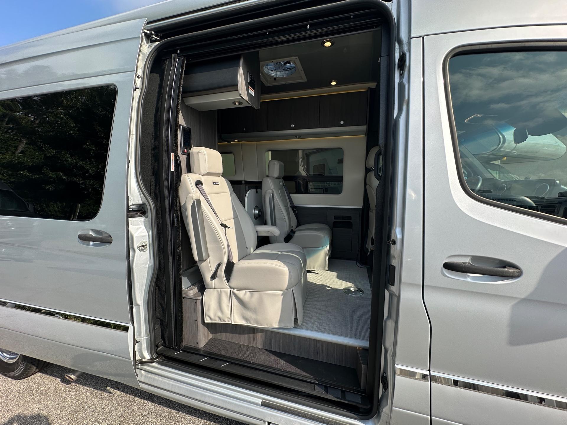 2022 Airstream 2022 Airstream Interstate - thumbnail 13