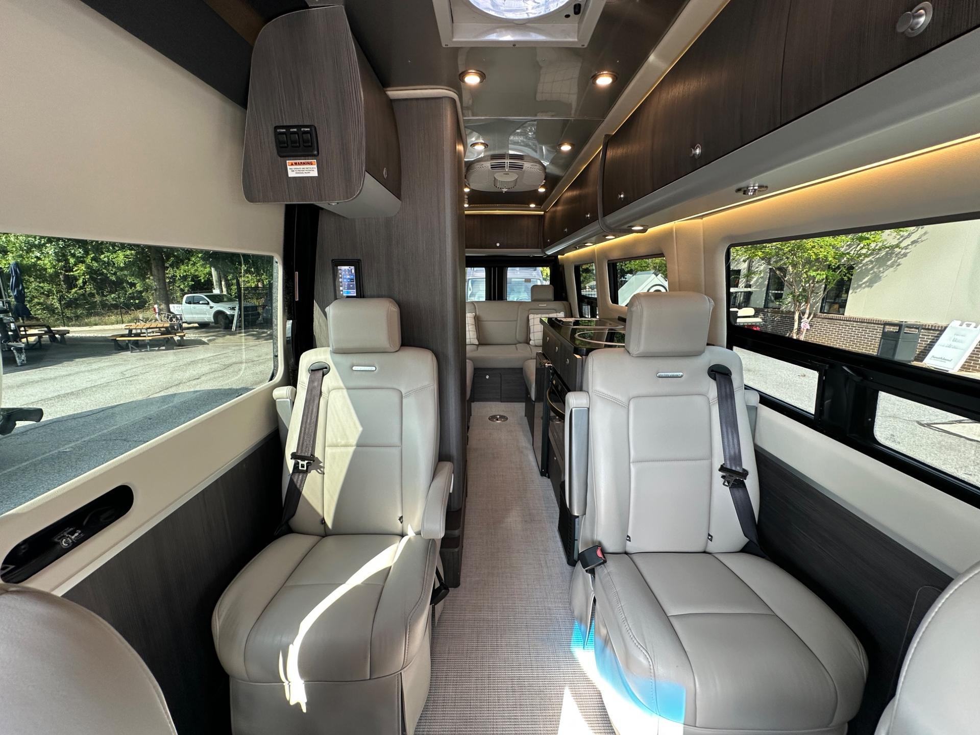 2022 Airstream 2022 Airstream Interstate - thumbnail 18