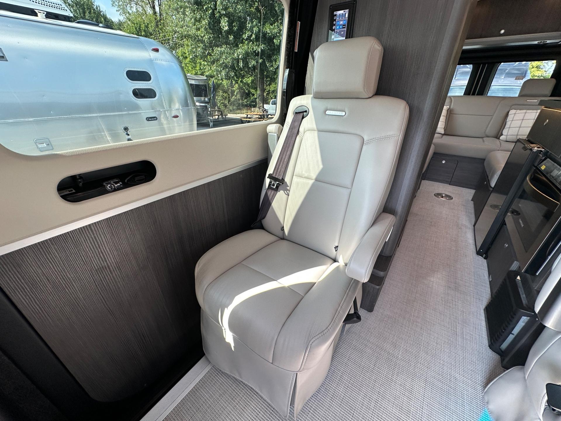 2022 Airstream 2022 Airstream Interstate - thumbnail 19