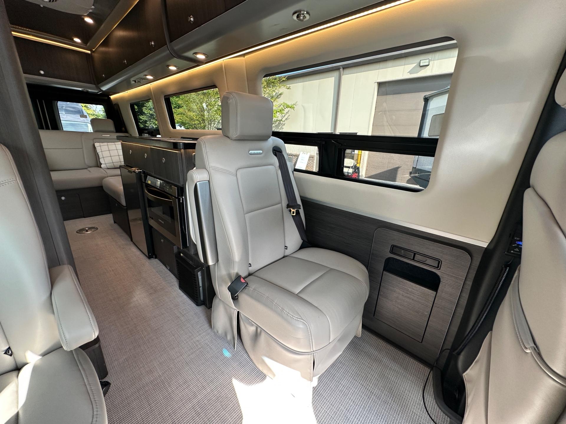 2022 Airstream 2022 Airstream Interstate - thumbnail 20