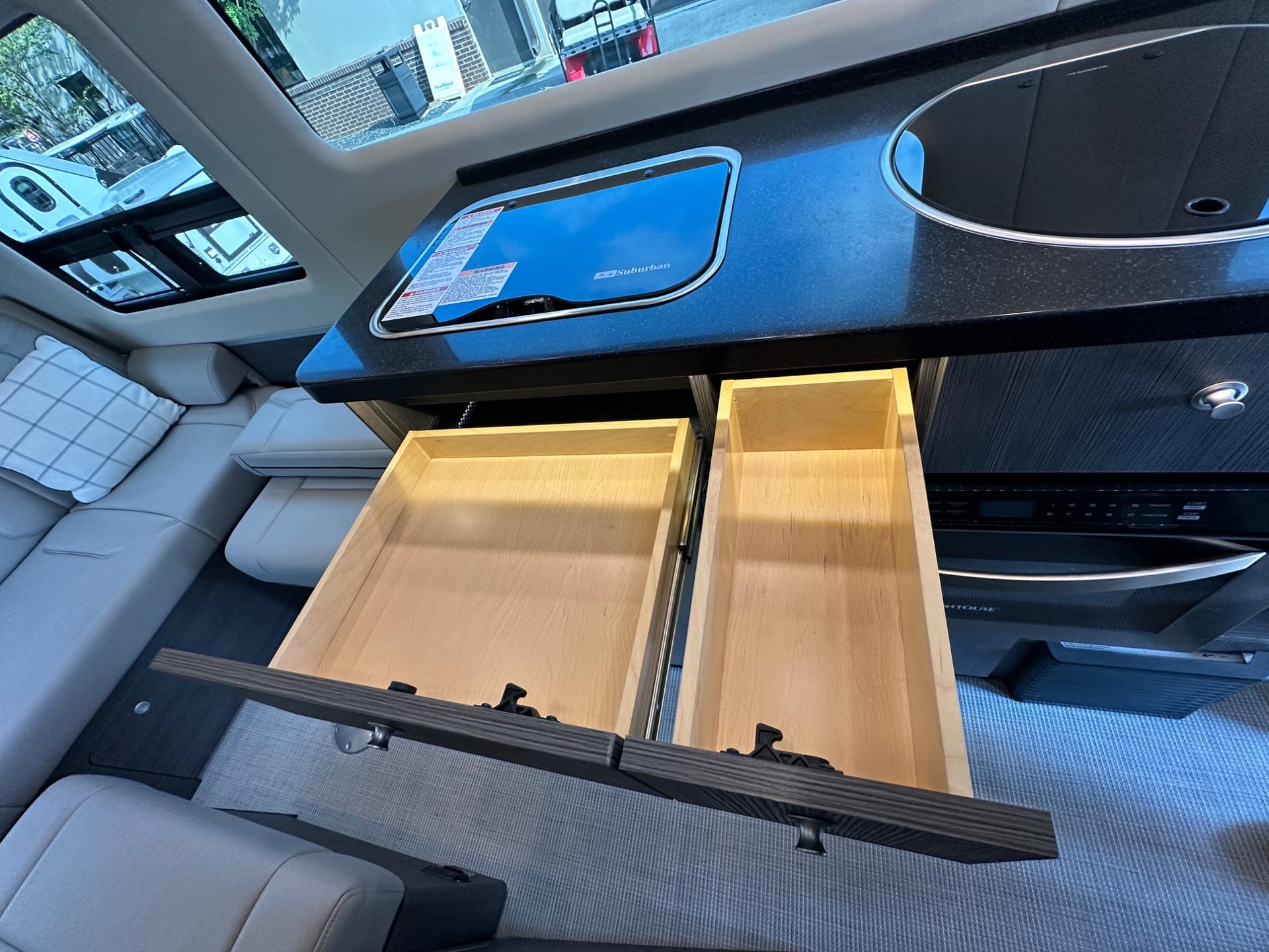 2022 Airstream 2022 Airstream Interstate - thumbnail 25