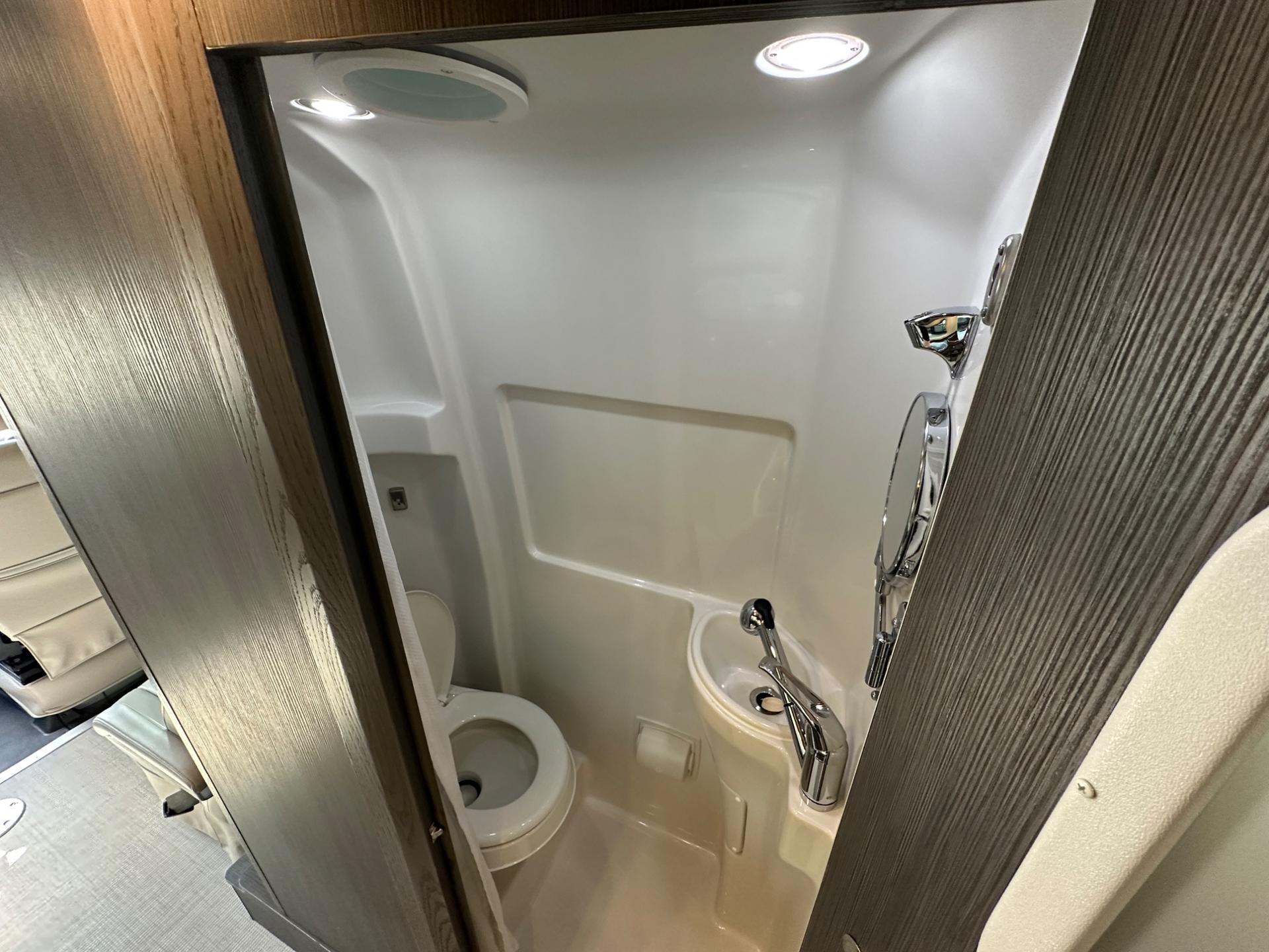 2022 Airstream 2022 Airstream Interstate - thumbnail 28