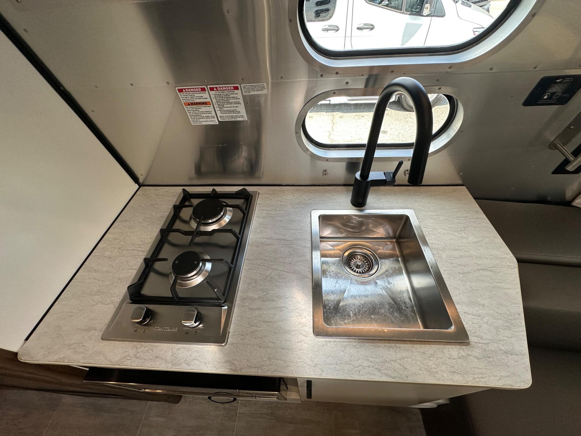 2021 Airstream 2021 Airstream Caravel - thumbnail 14