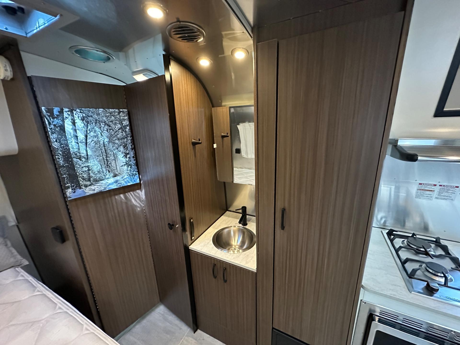 2021 Airstream 2021 Airstream Caravel - thumbnail 21