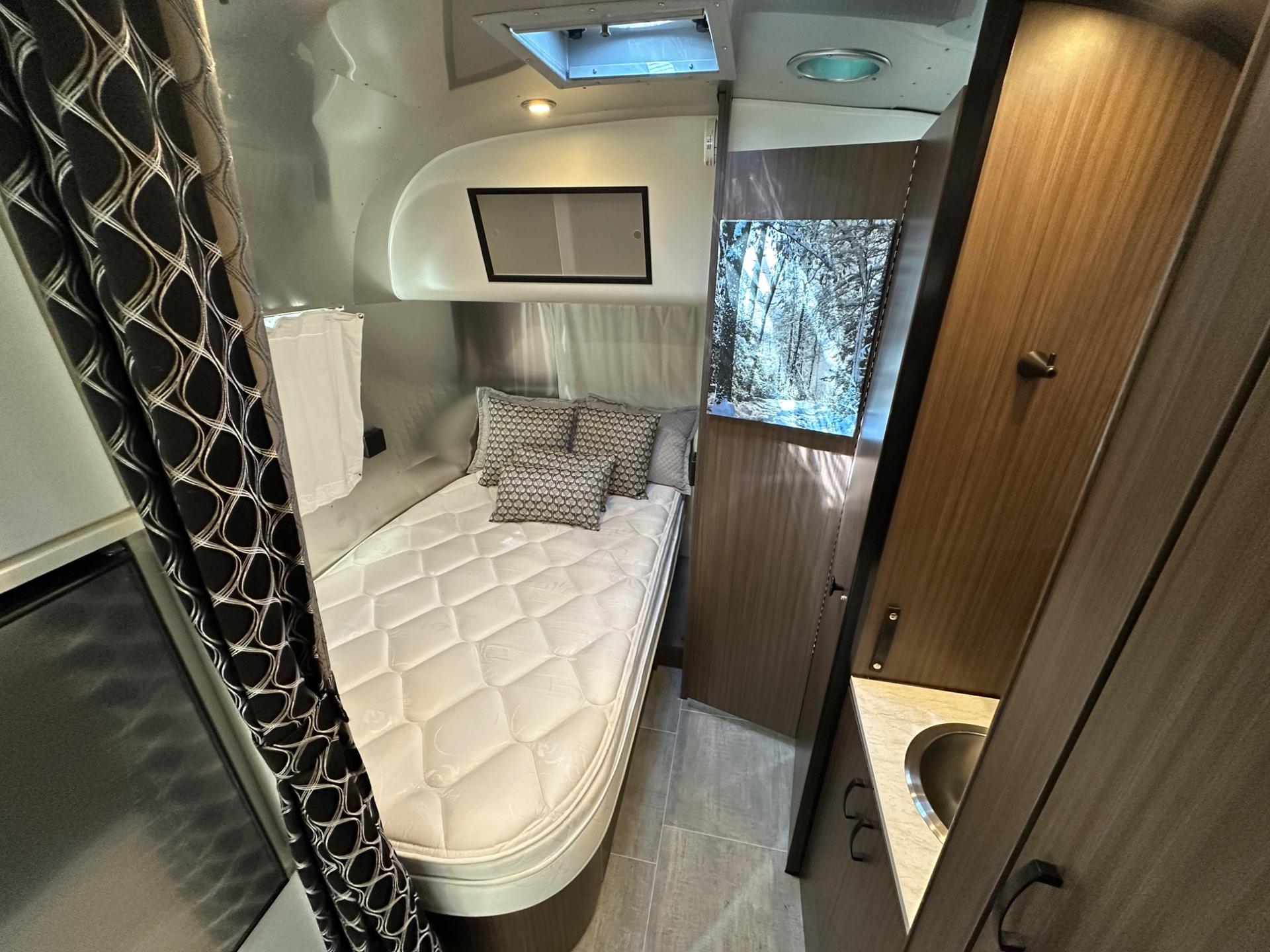 2021 Airstream 2021 Airstream Caravel - thumbnail 25