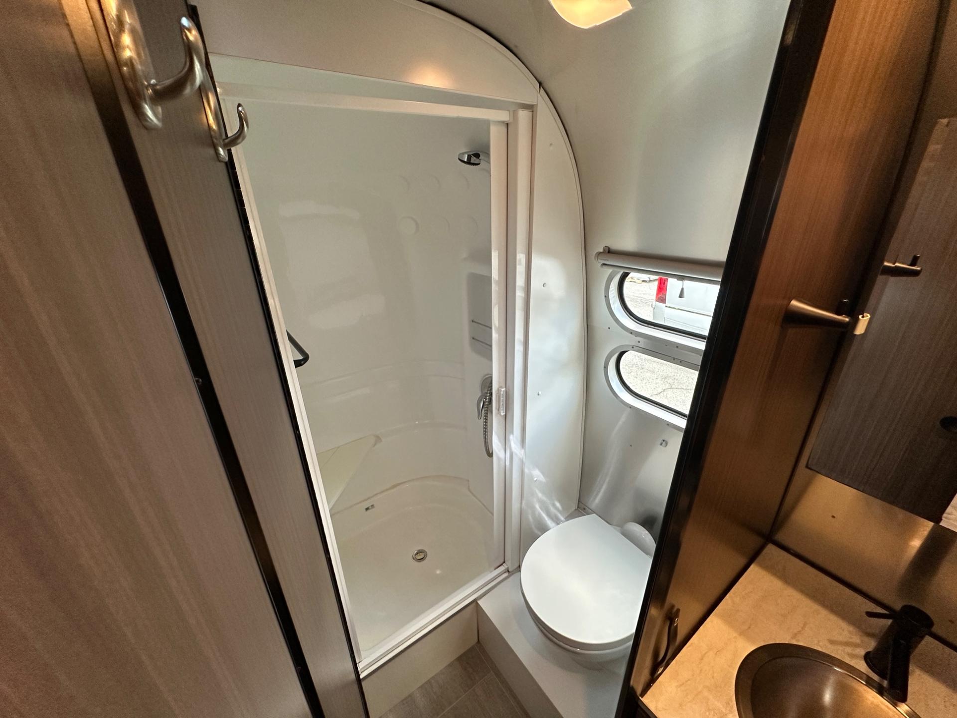 2021 Airstream 2021 Airstream Caravel - thumbnail 26