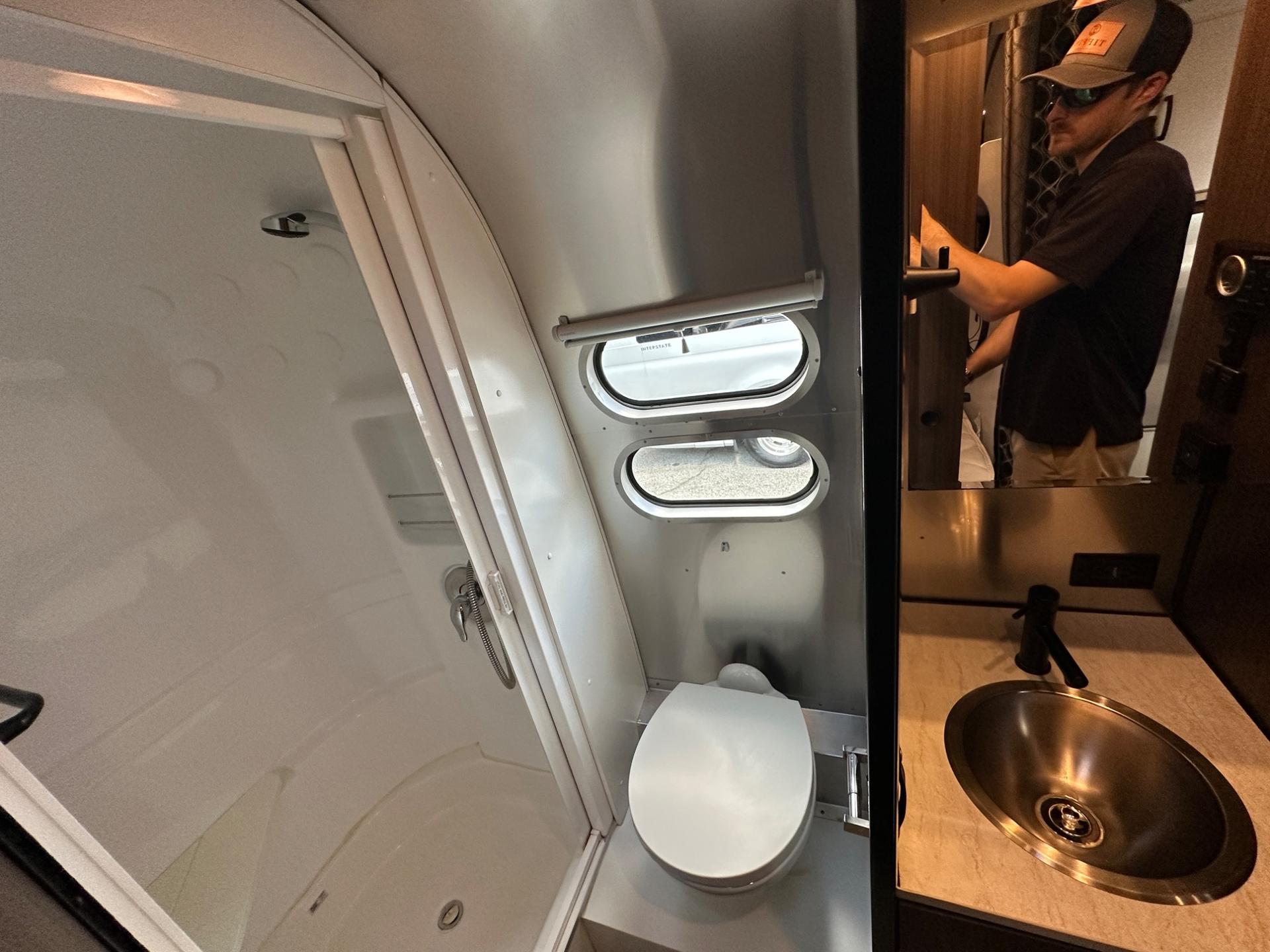2021 Airstream 2021 Airstream Caravel - thumbnail 27