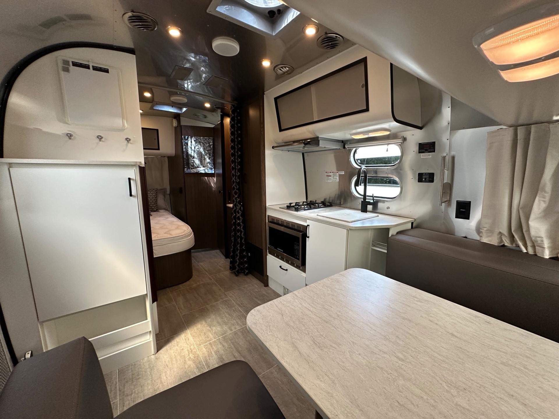 2021 Airstream 2021 Airstream Caravel - thumbnail 33