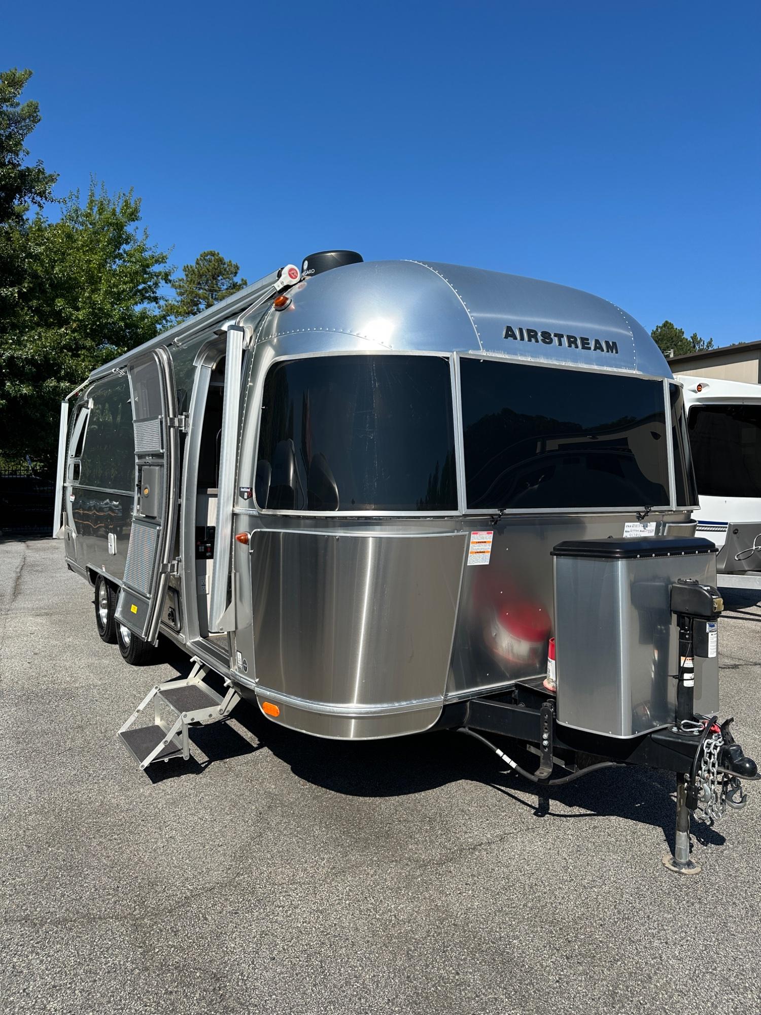 2021 Airstream International 25RBT