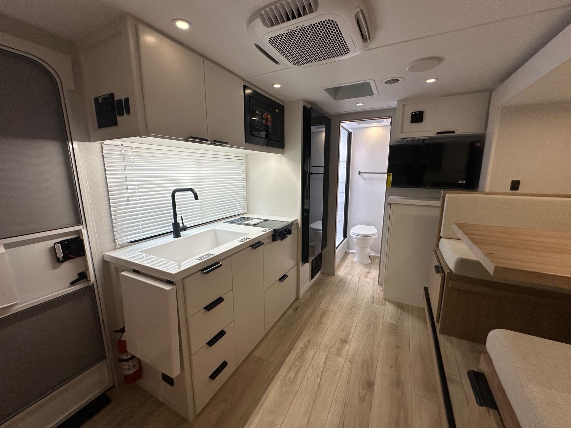2027 Winnebago 2027 Winnebago Micro Minnie - thumbnail 19