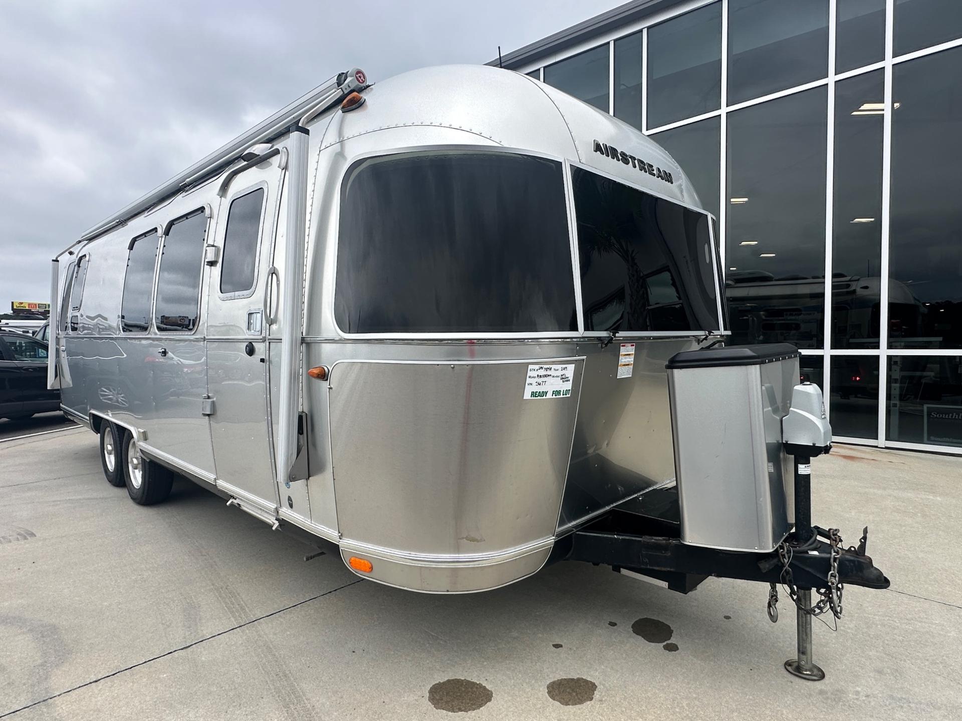 2019 Airstream International Serenity 28RB Queen