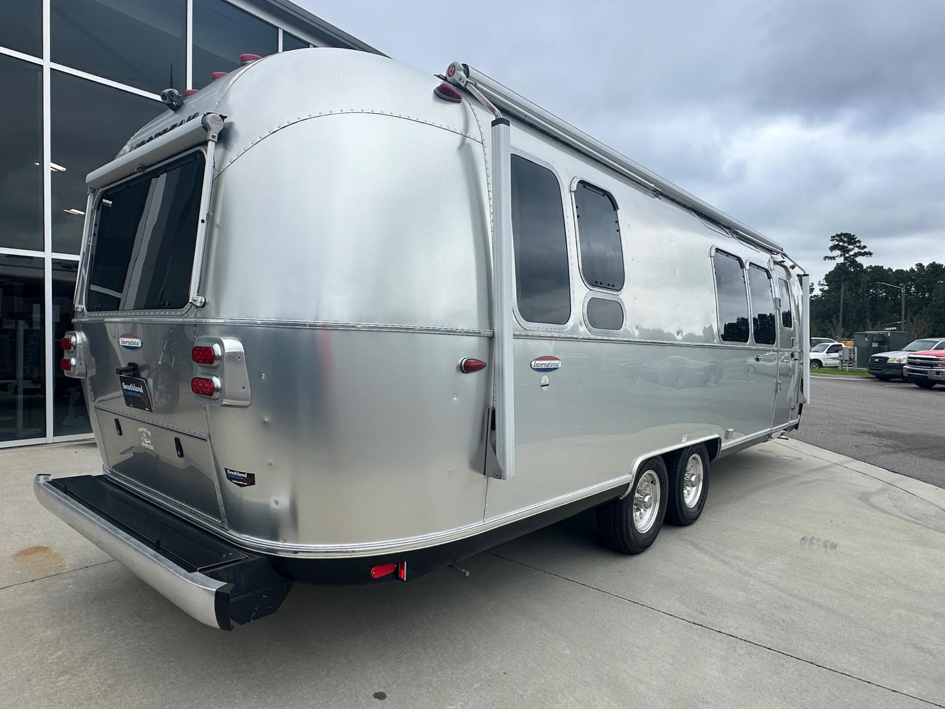 2019 Airstream 2019 Airstream International Serenity - thumbnail 4