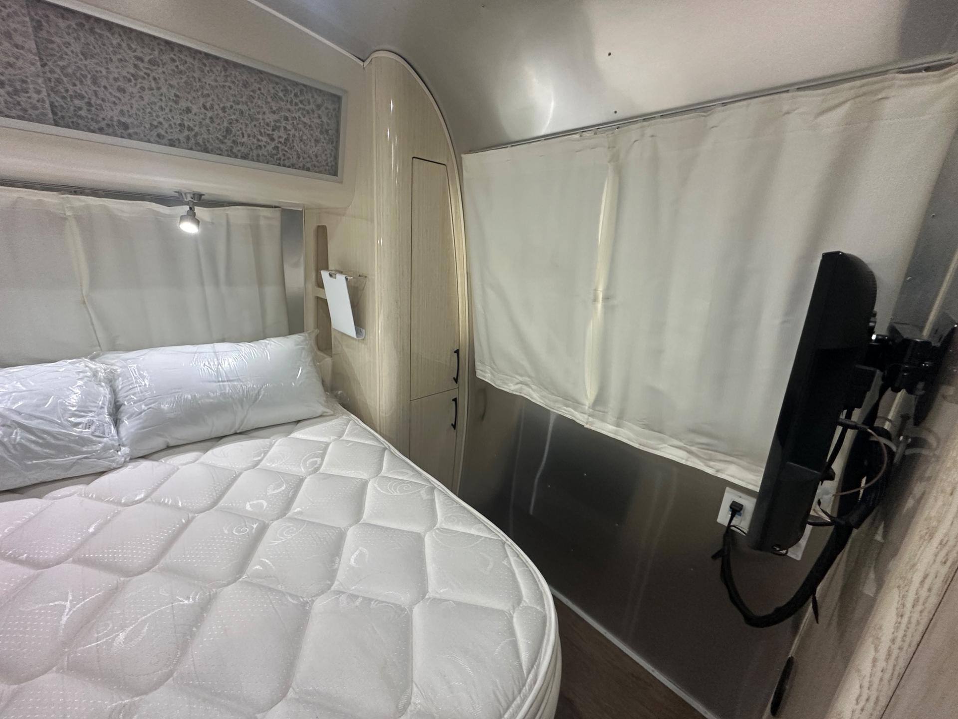 2019 Airstream 2019 Airstream International Serenity - thumbnail 21