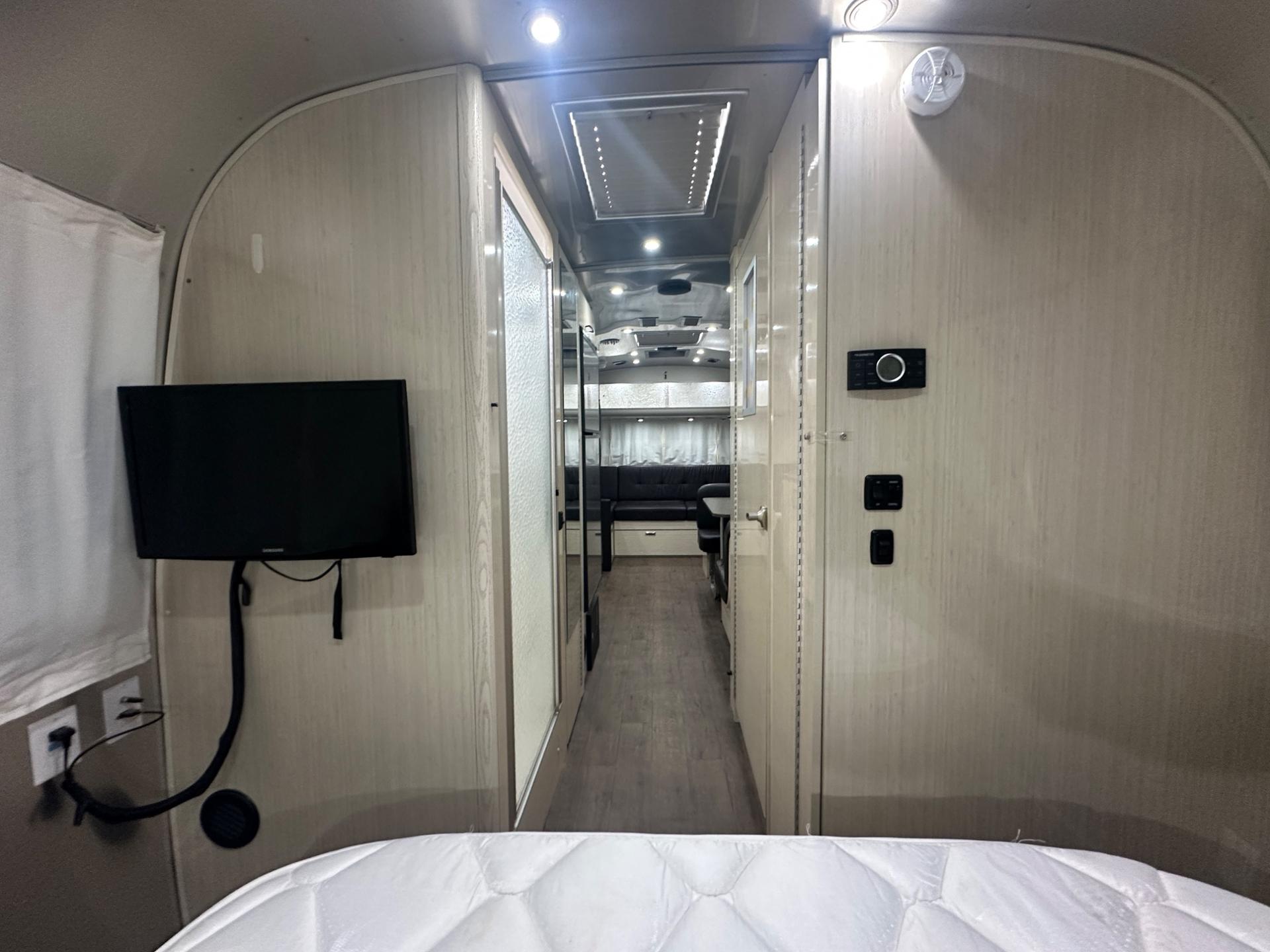 2019 Airstream 2019 Airstream International Serenity - thumbnail 22