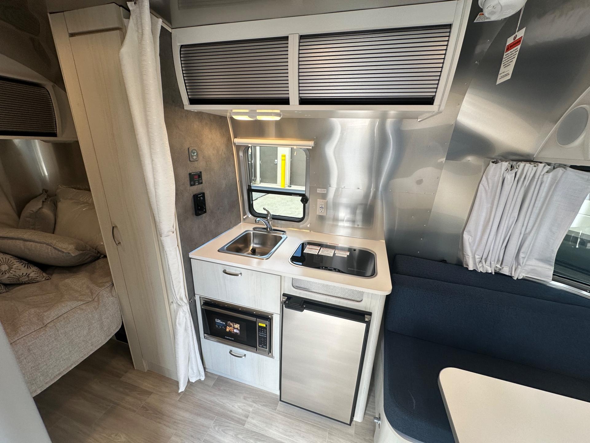 2027 Airstream 2027 Airstream Bambi - thumbnail 16