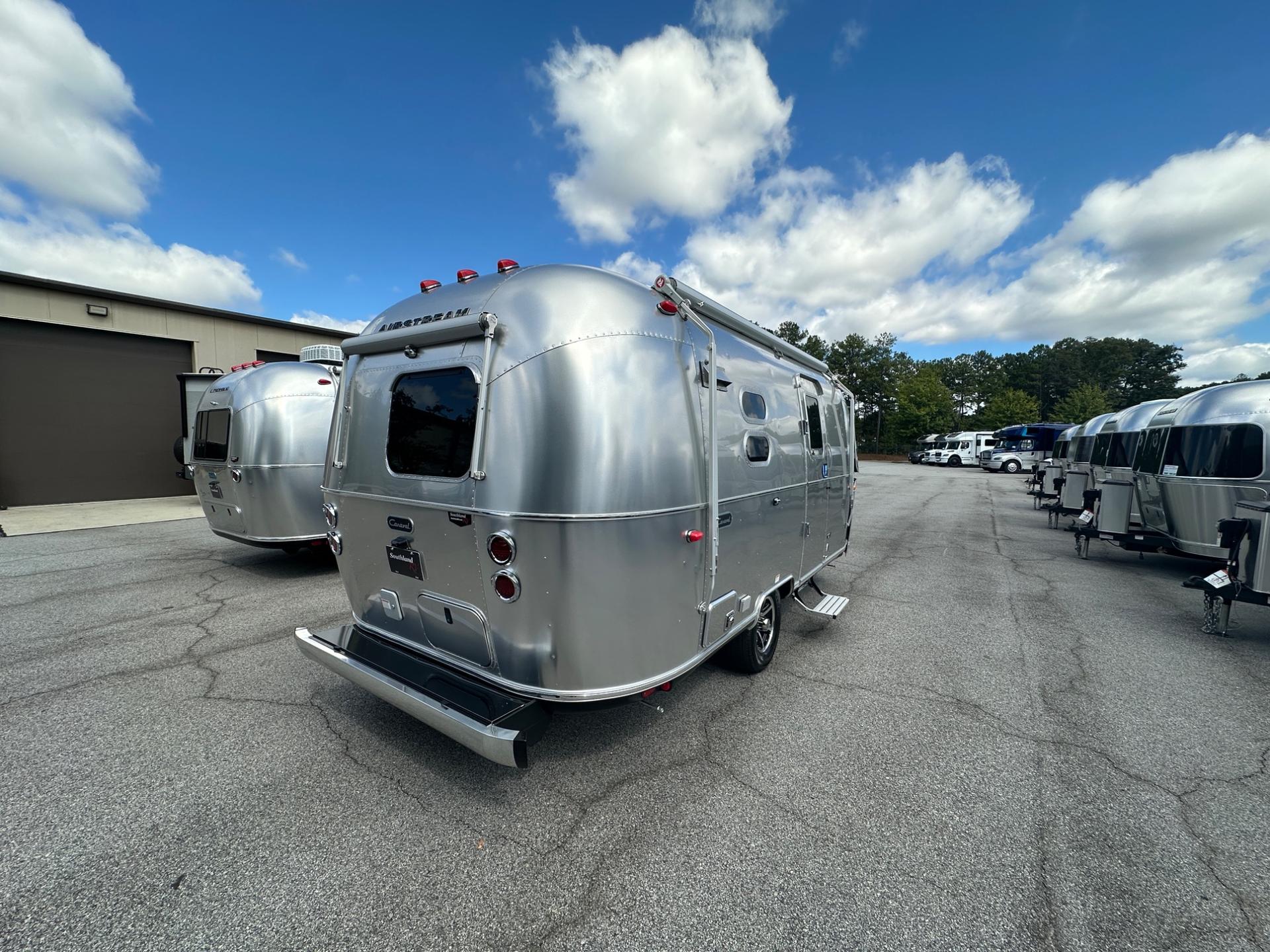 2027 Airstream 2027 Airstream Caravel - thumbnail 4