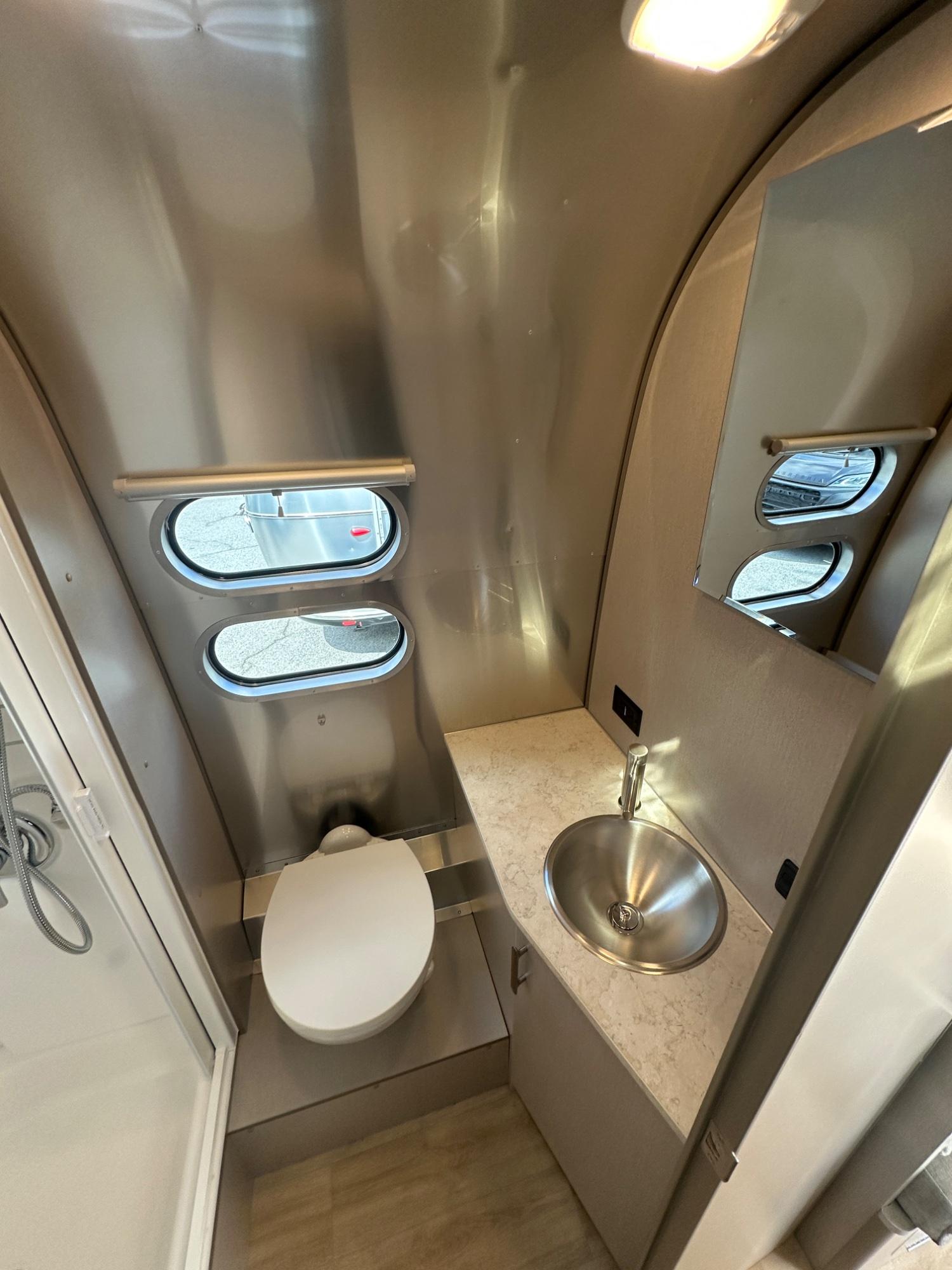 2027 Airstream 2027 Airstream Caravel - thumbnail 25