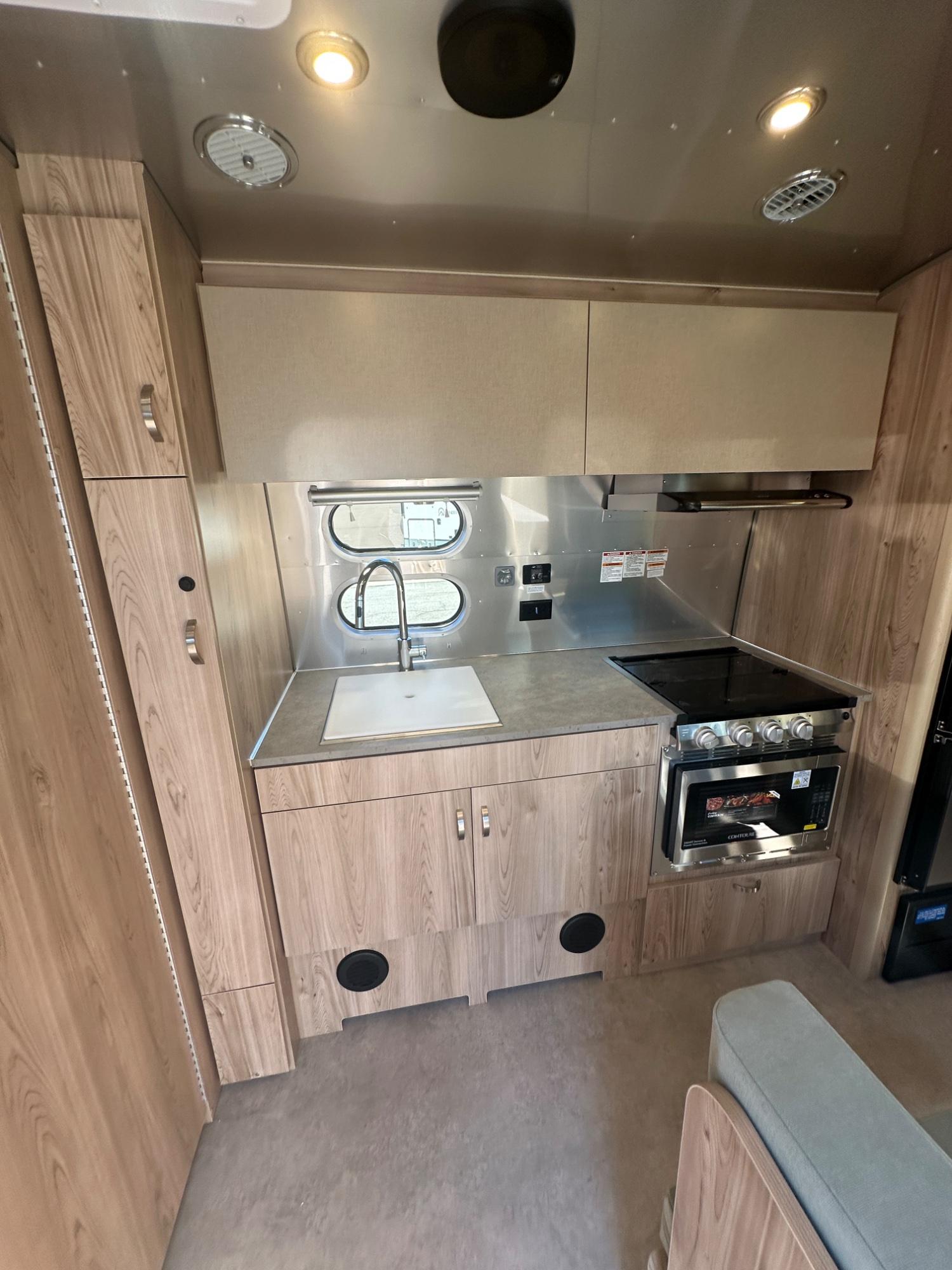 2027 Airstream 2027 Airstream Flying Cloud - thumbnail 27