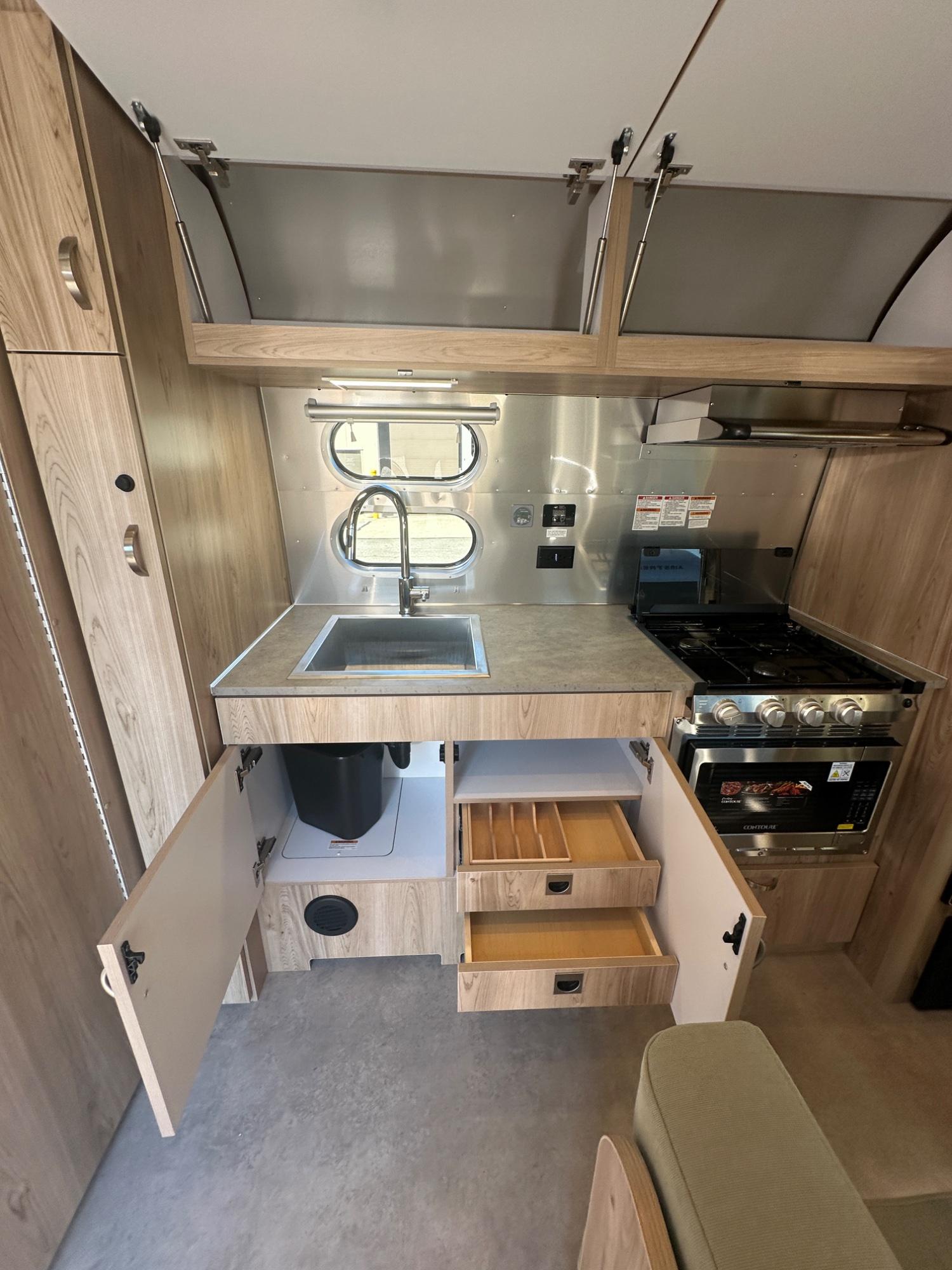 2027 Airstream 2027 Airstream Flying Cloud - thumbnail 29